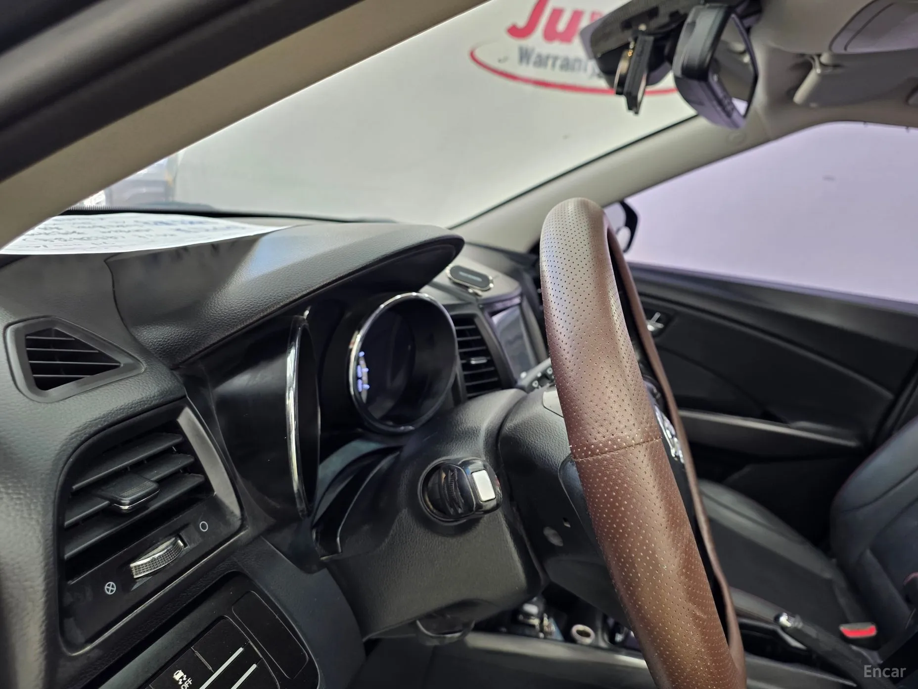 KG Mobility (SsangYong) Tivoli Air превью 20