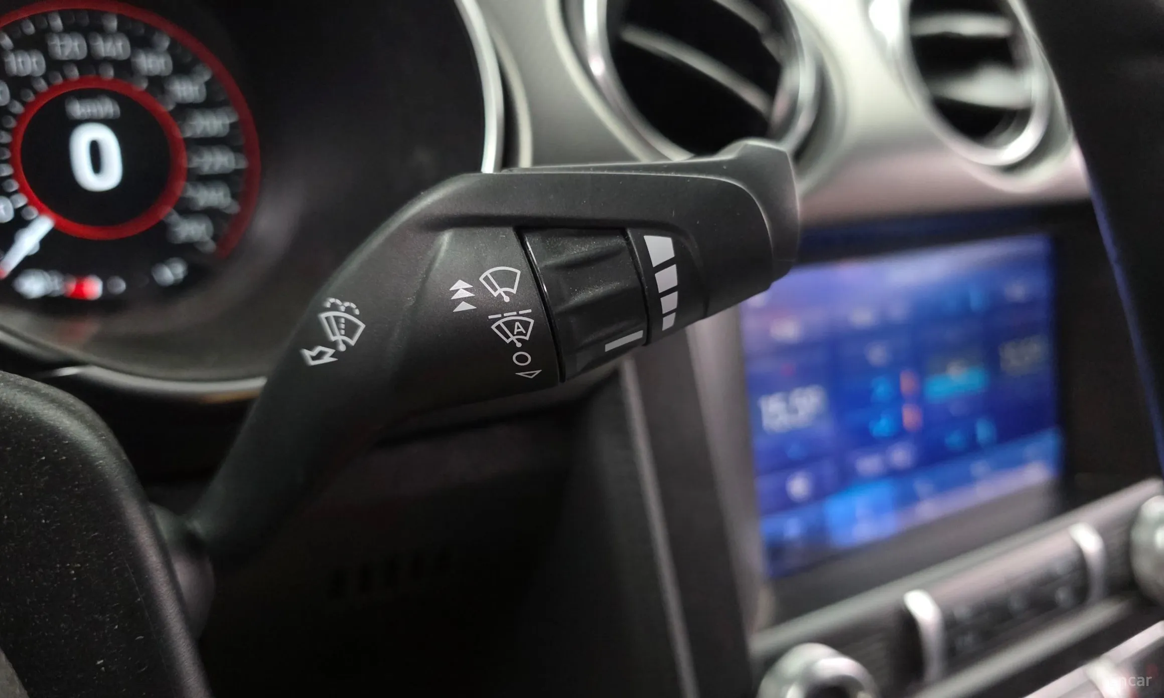 Ford Mustang превью 19