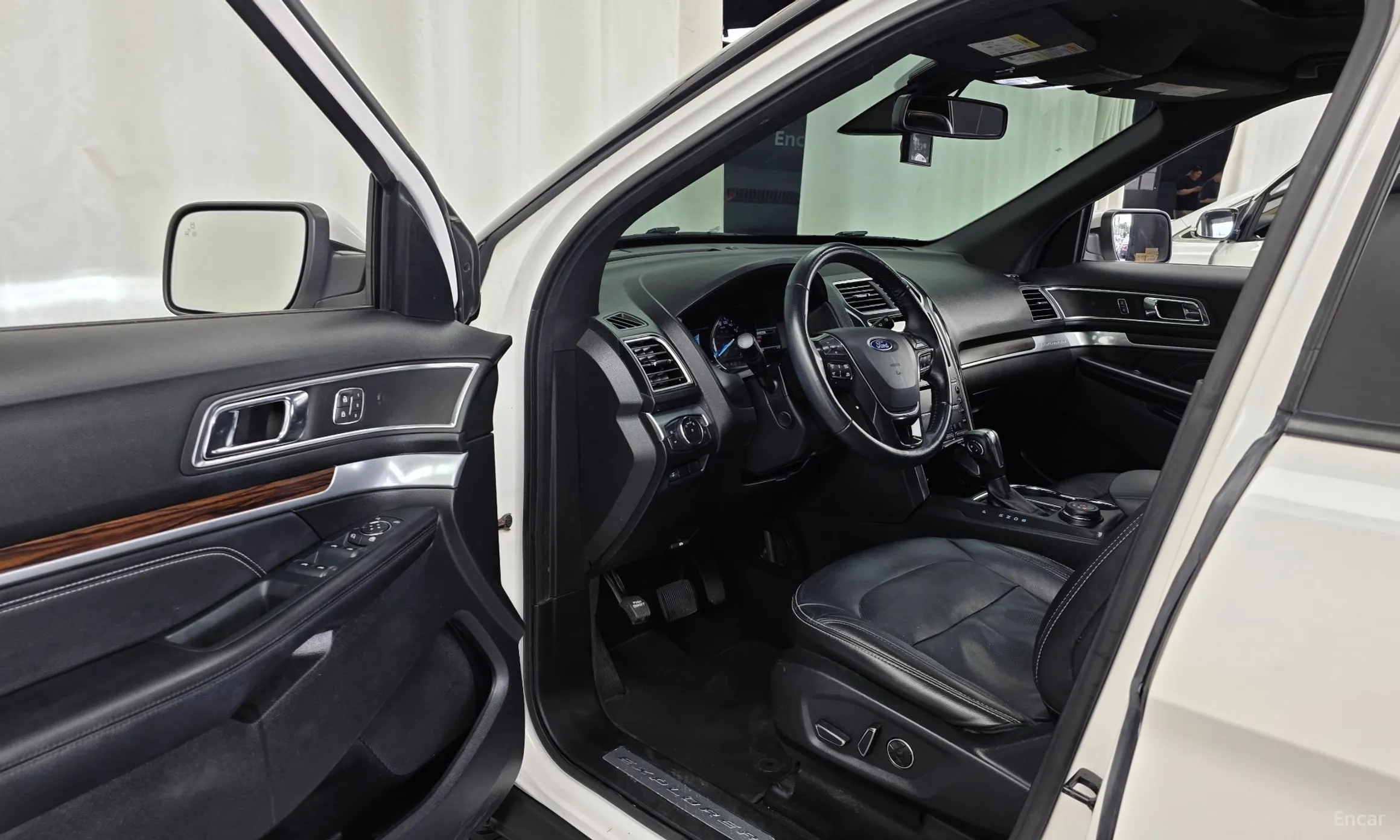 Ford Explorer превью 10