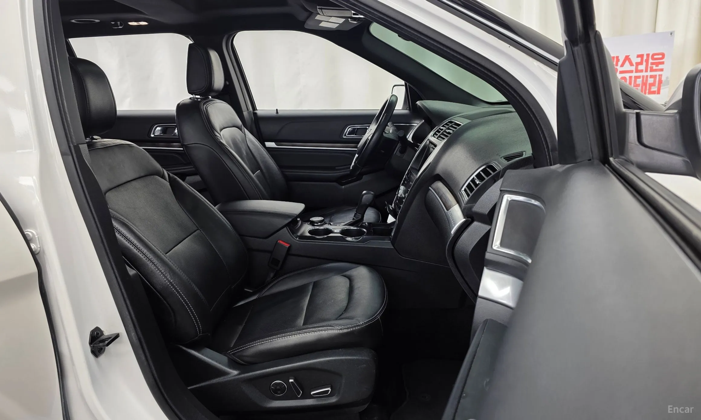 Ford Explorer превью 11