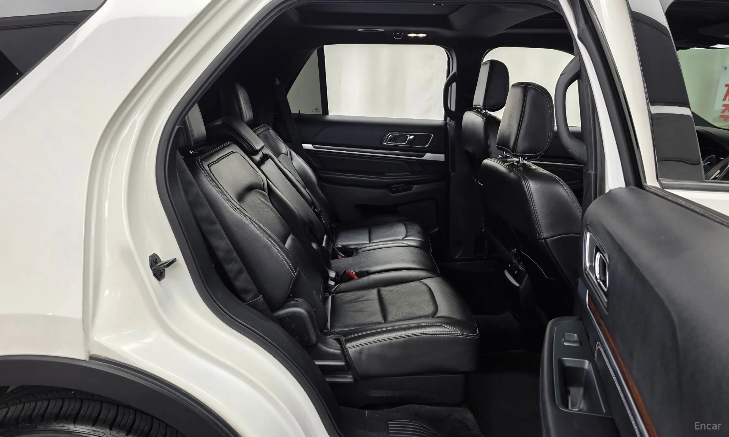 Ford Explorer превью 12