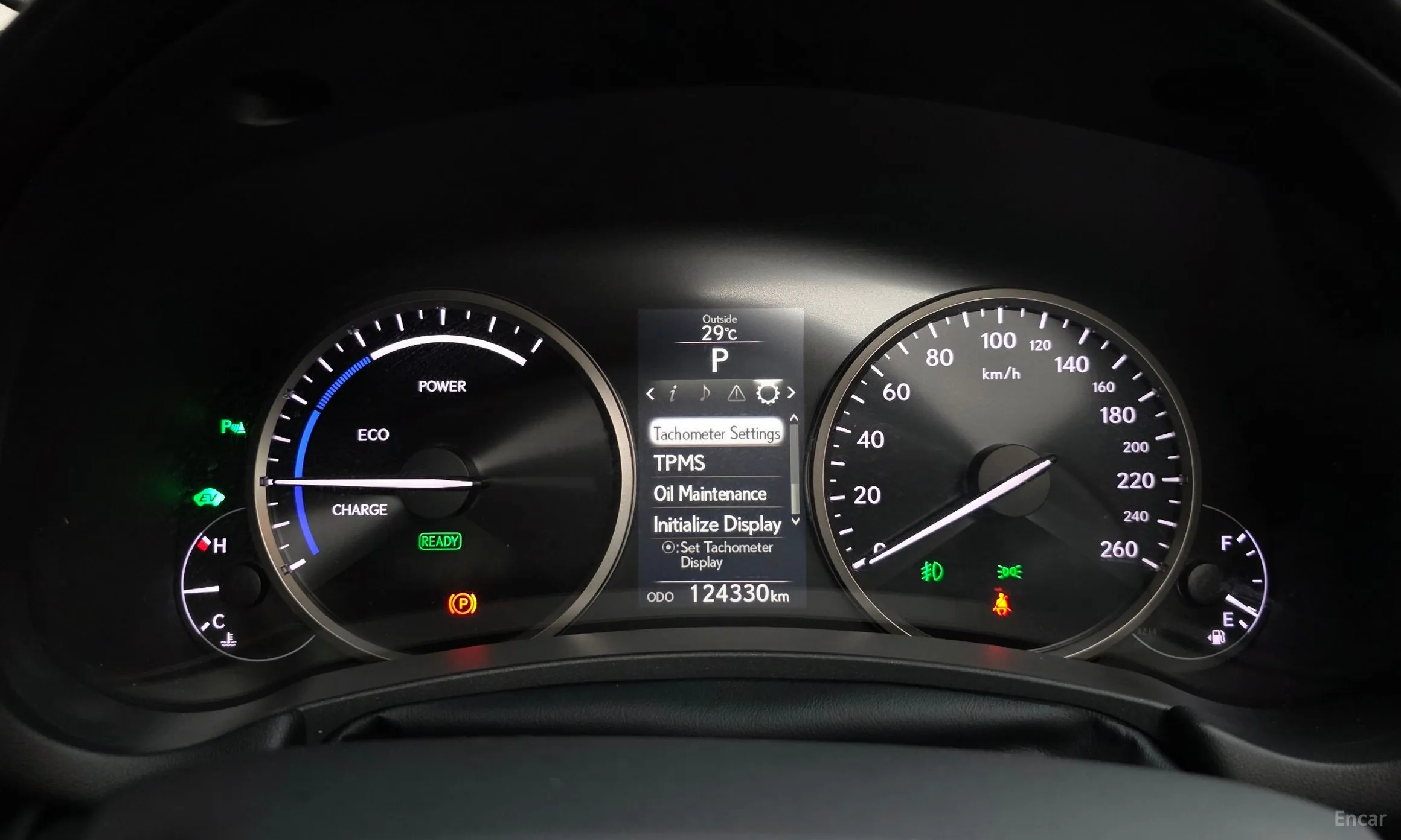 Lexus NX300h превью 8