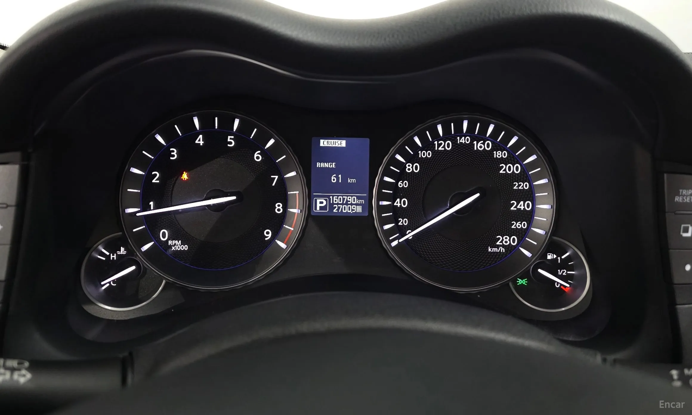 Infiniti Q70 превью 8