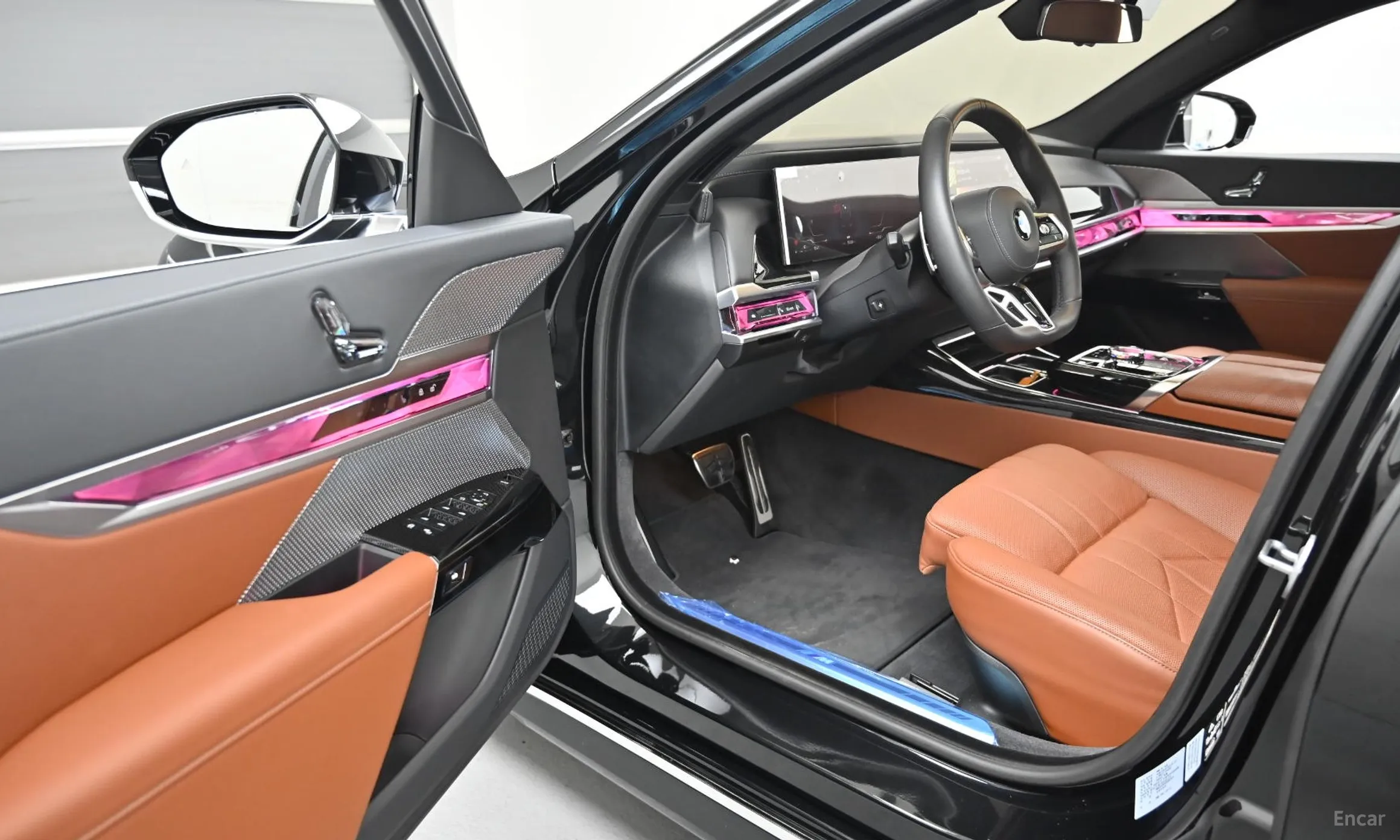 BMW 7 Series (G70) превью 11