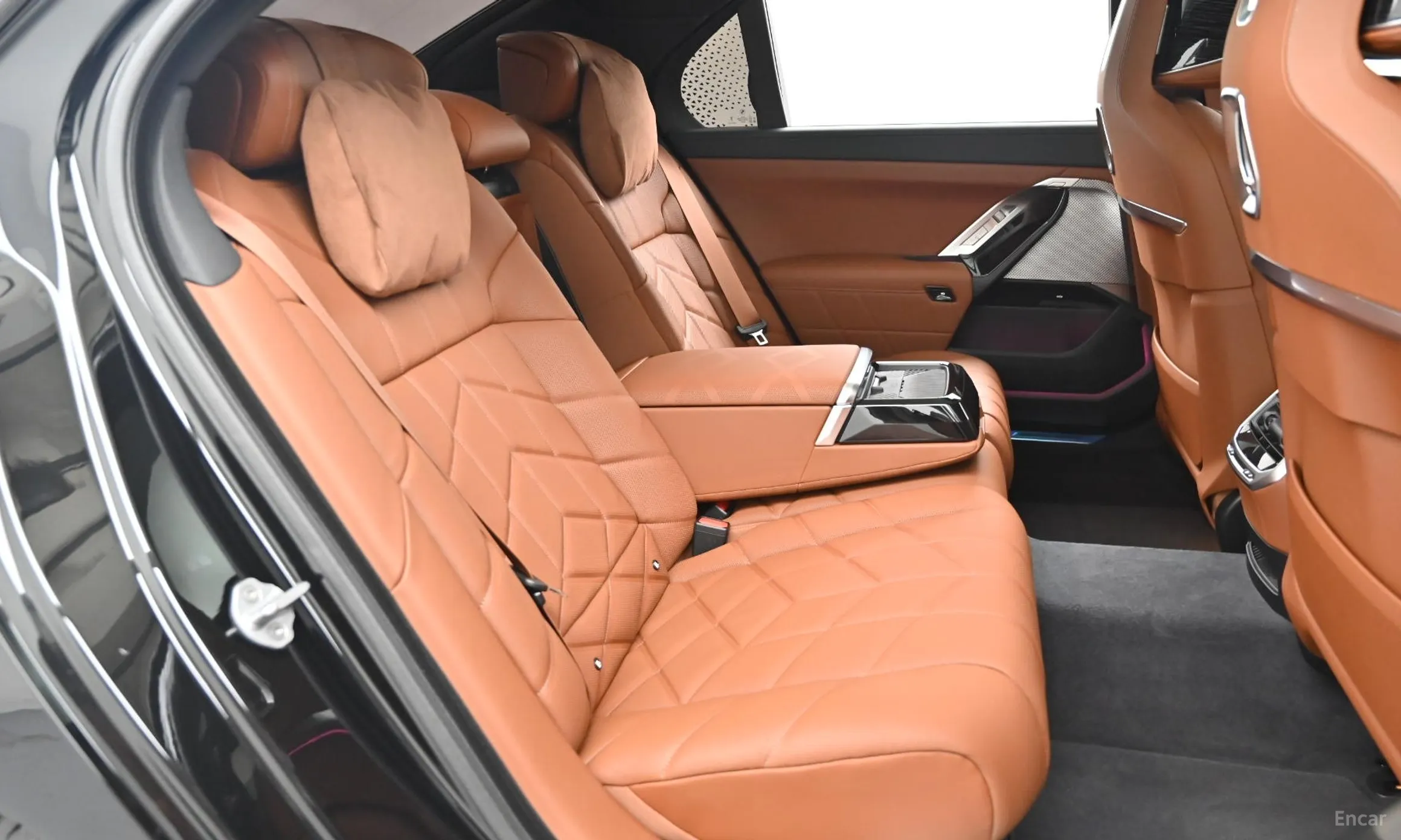 BMW 7 Series (G70) превью 12