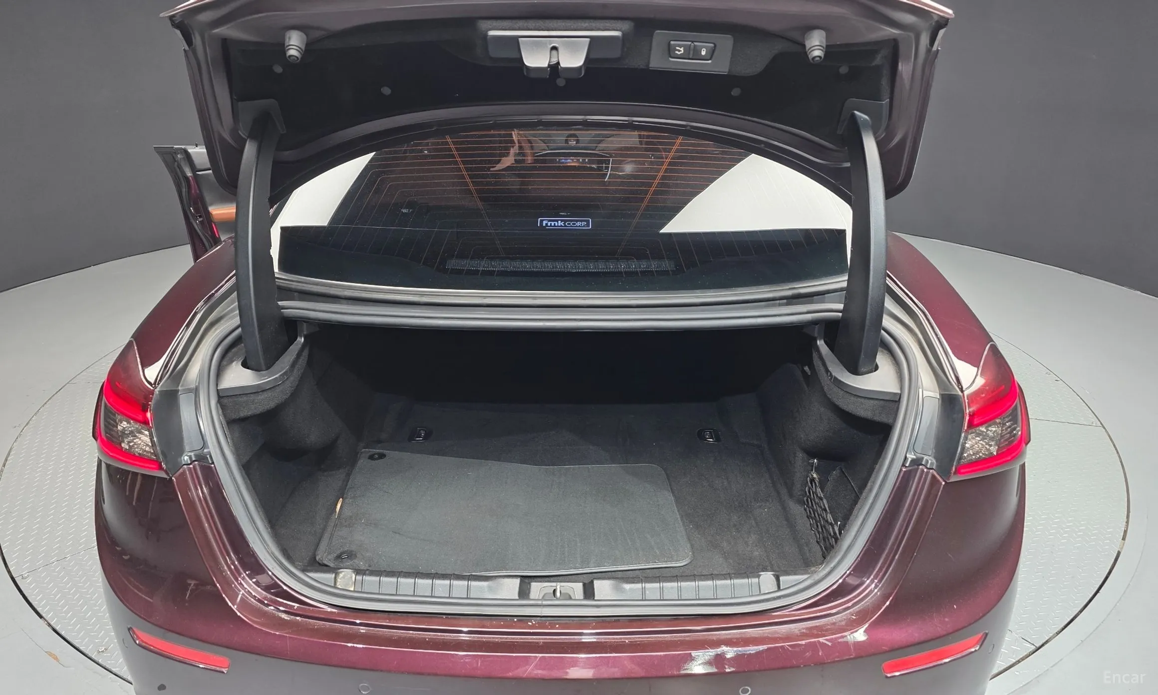 Maserati Ghibli превью 20