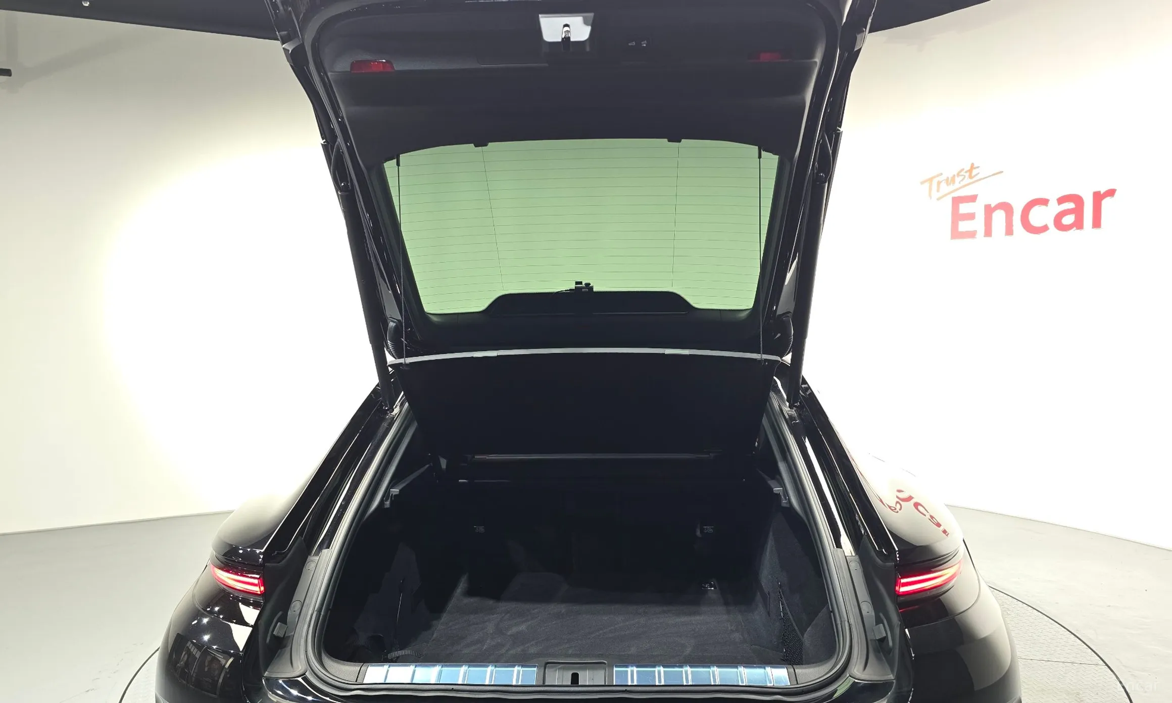 Porsche Panamera (976) превью 17