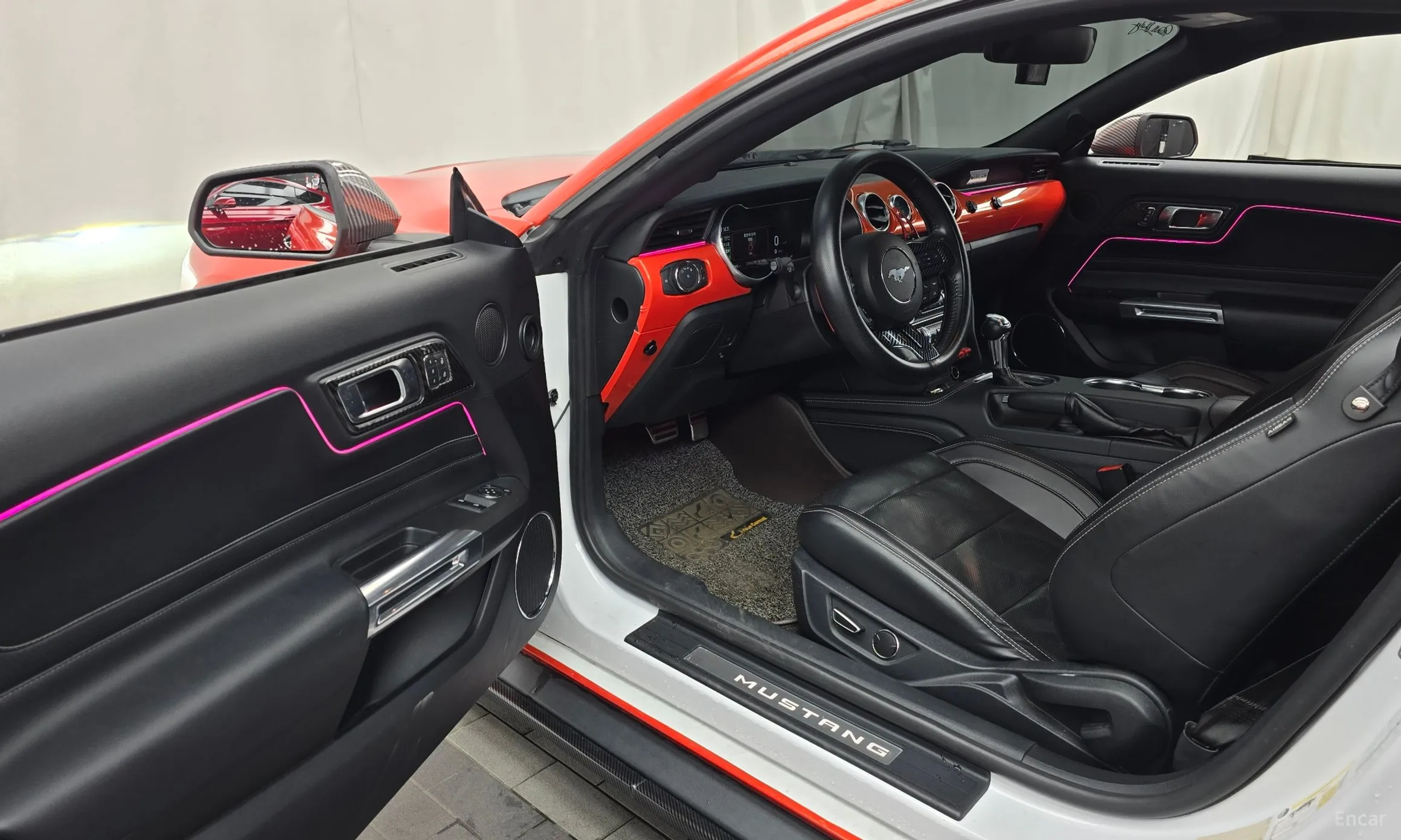 Ford Mustang превью 10