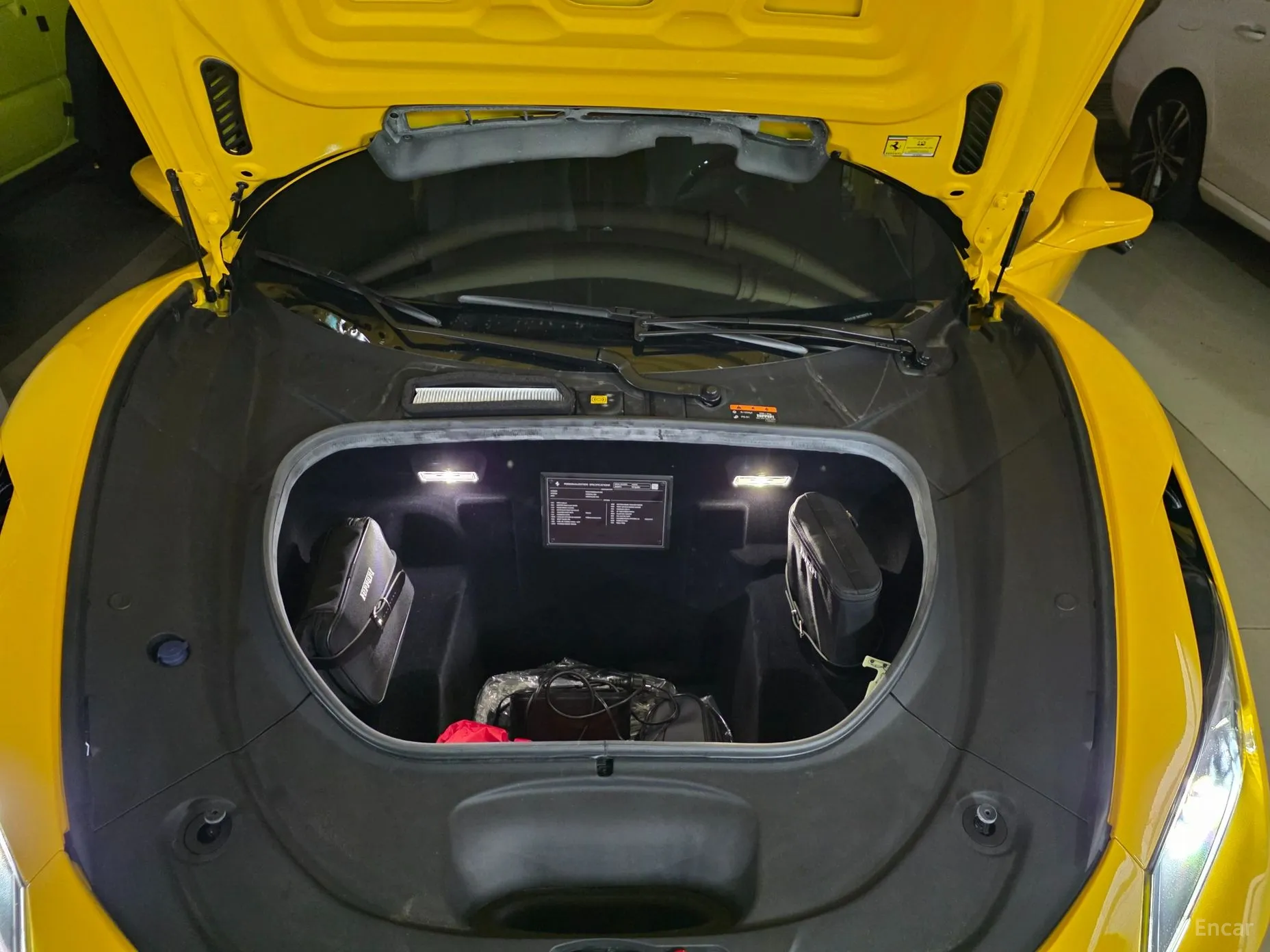 Ferrari F8 Spider превью 14