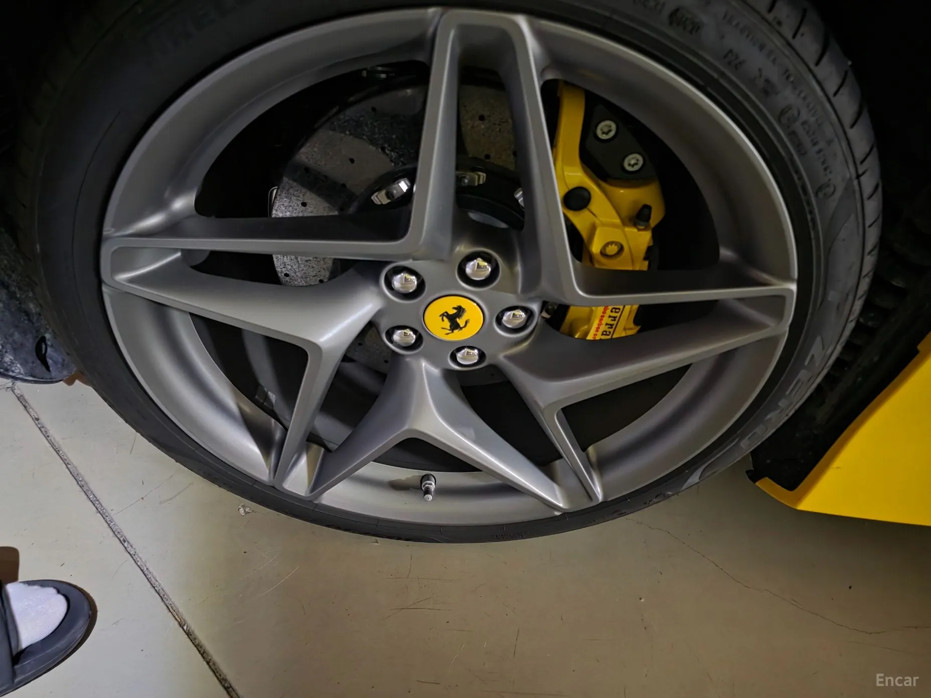 Ferrari F8 Spider превью 19