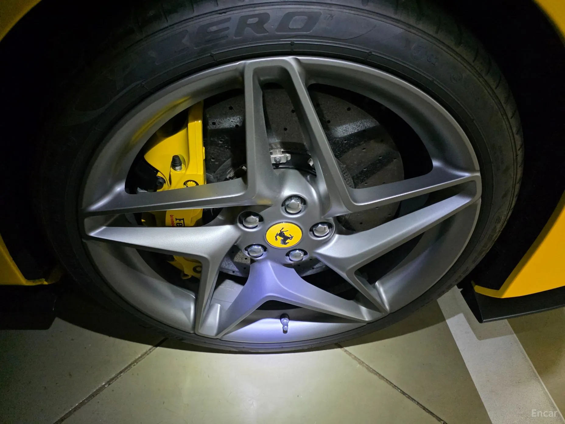 Ferrari F8 Spider превью 20