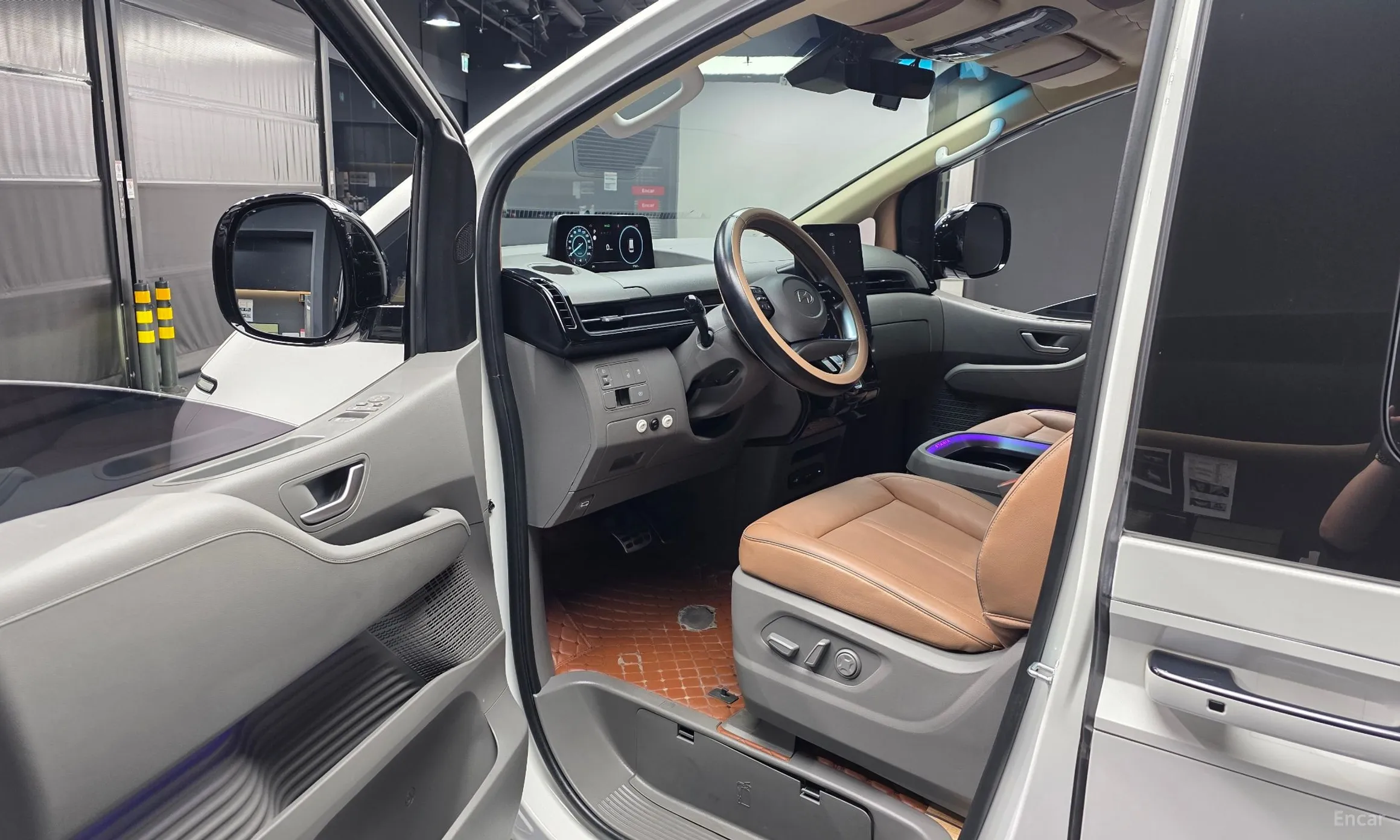 Hyundai Staria превью 10