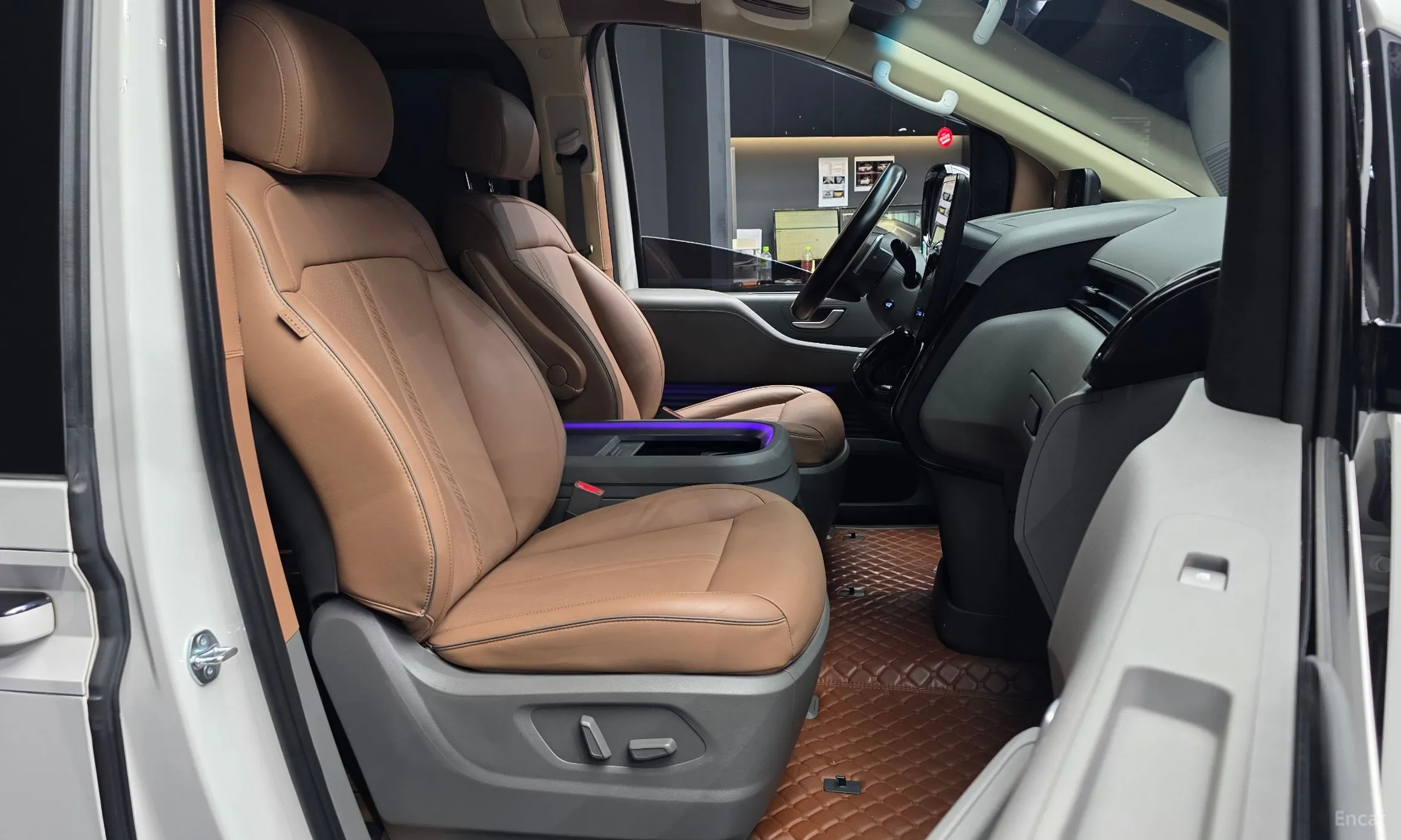 Hyundai Staria превью 11