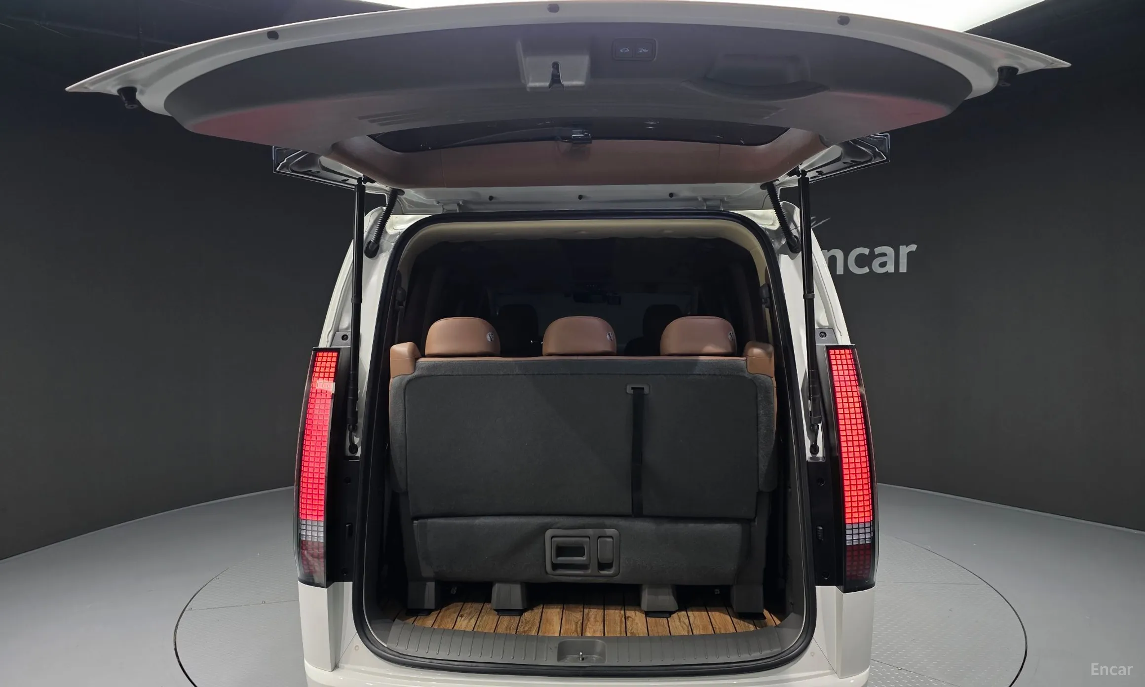 Hyundai Staria превью 20