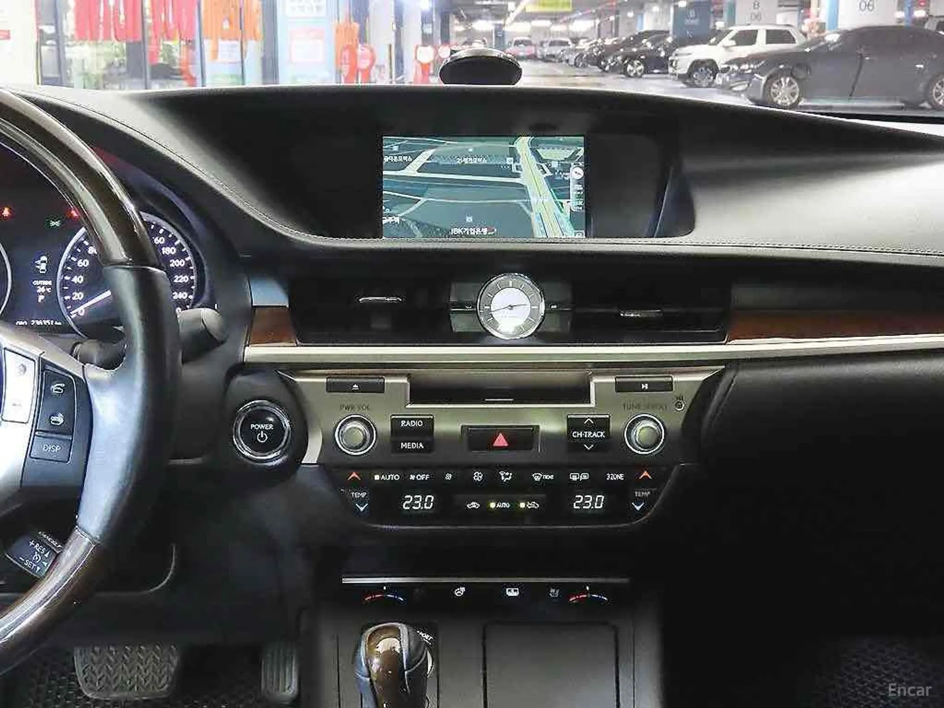 Lexus New ES300h превью 11