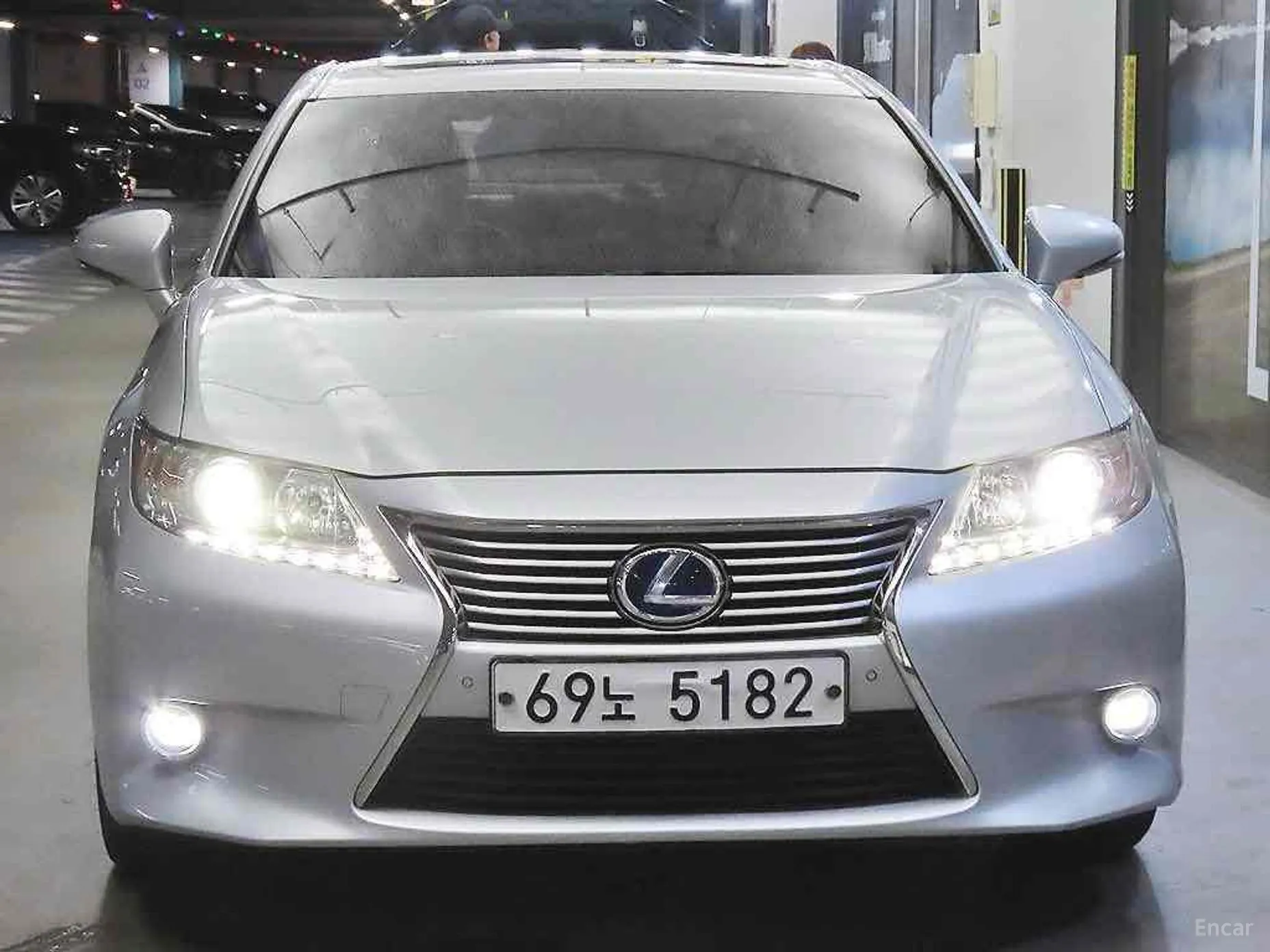 Lexus New ES300h