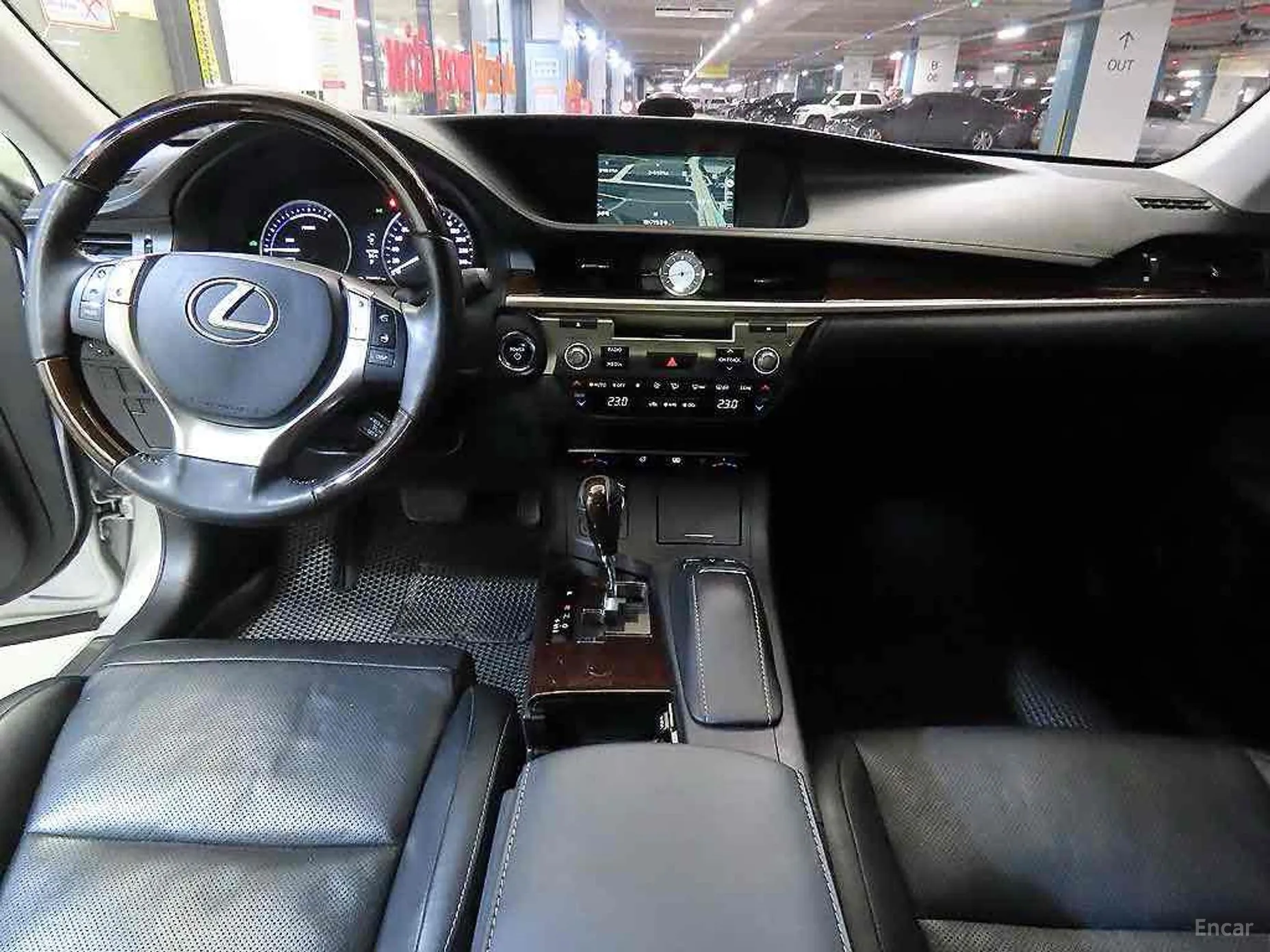 Lexus New ES300h превью 6