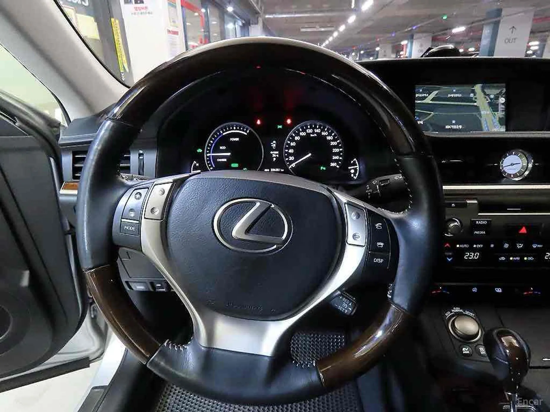 Lexus New ES300h превью 7
