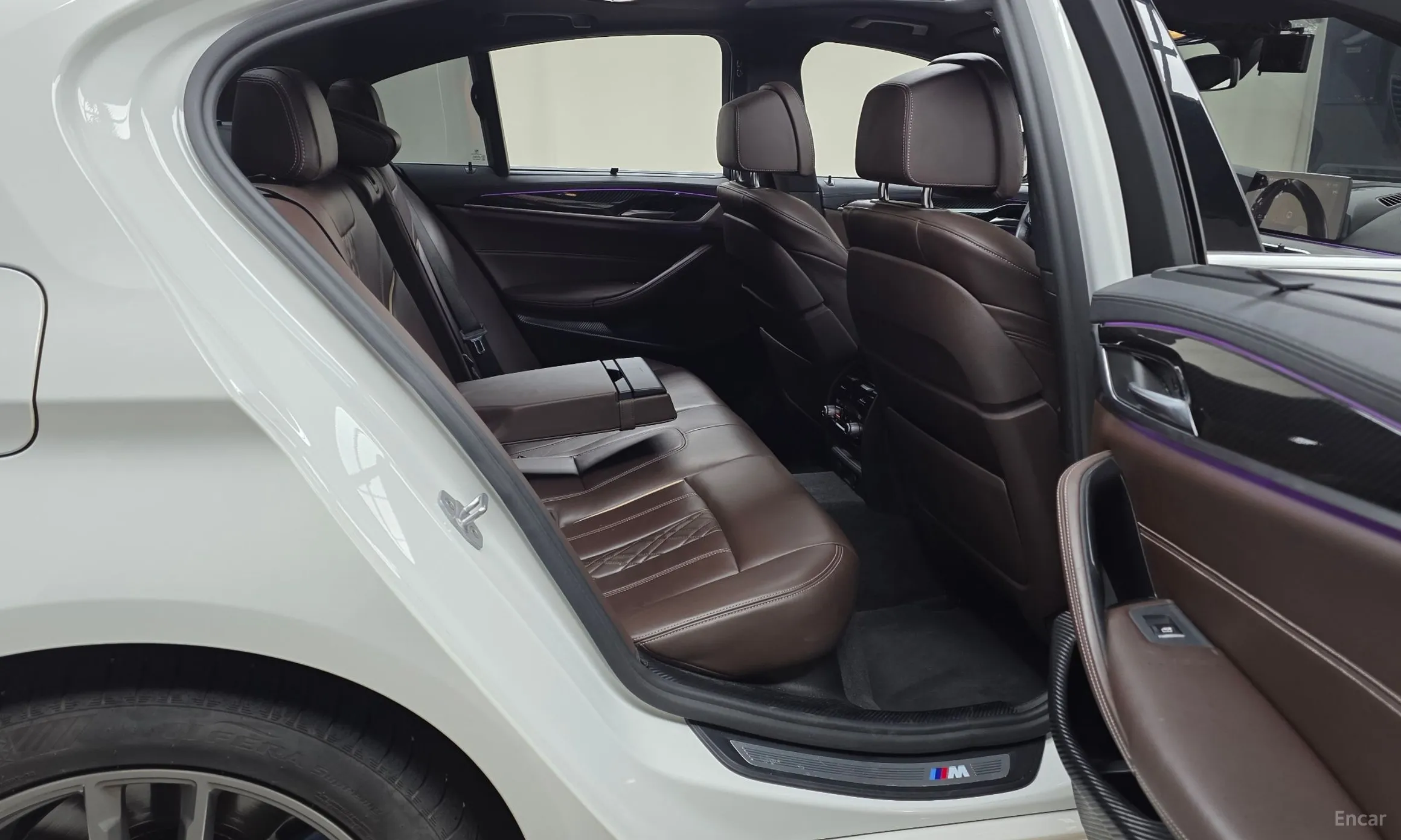 BMW 5 Series (G30) превью 11