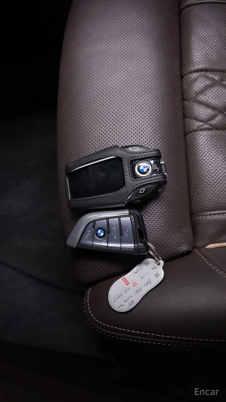 BMW 5 Series (G30) превью 19