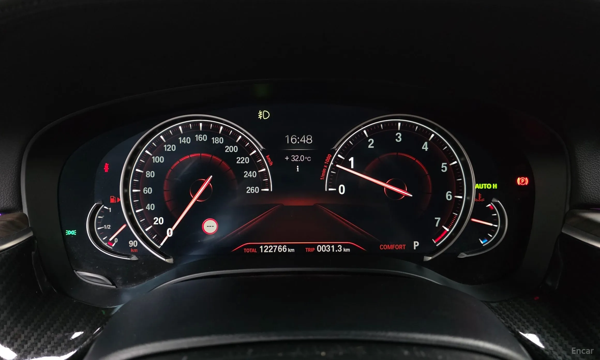 BMW 5 Series (G30) превью 8