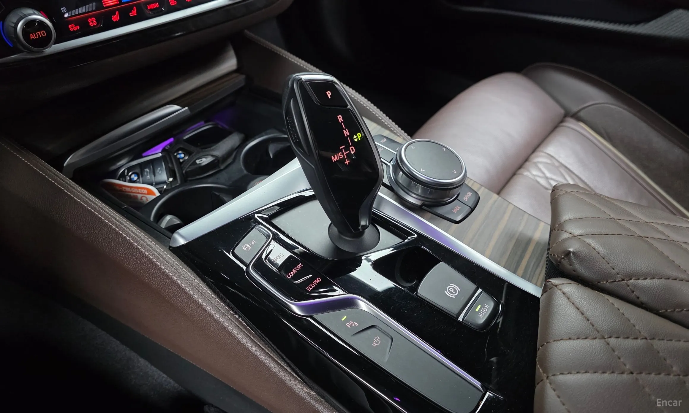 BMW 5 Series (G30) превью 9