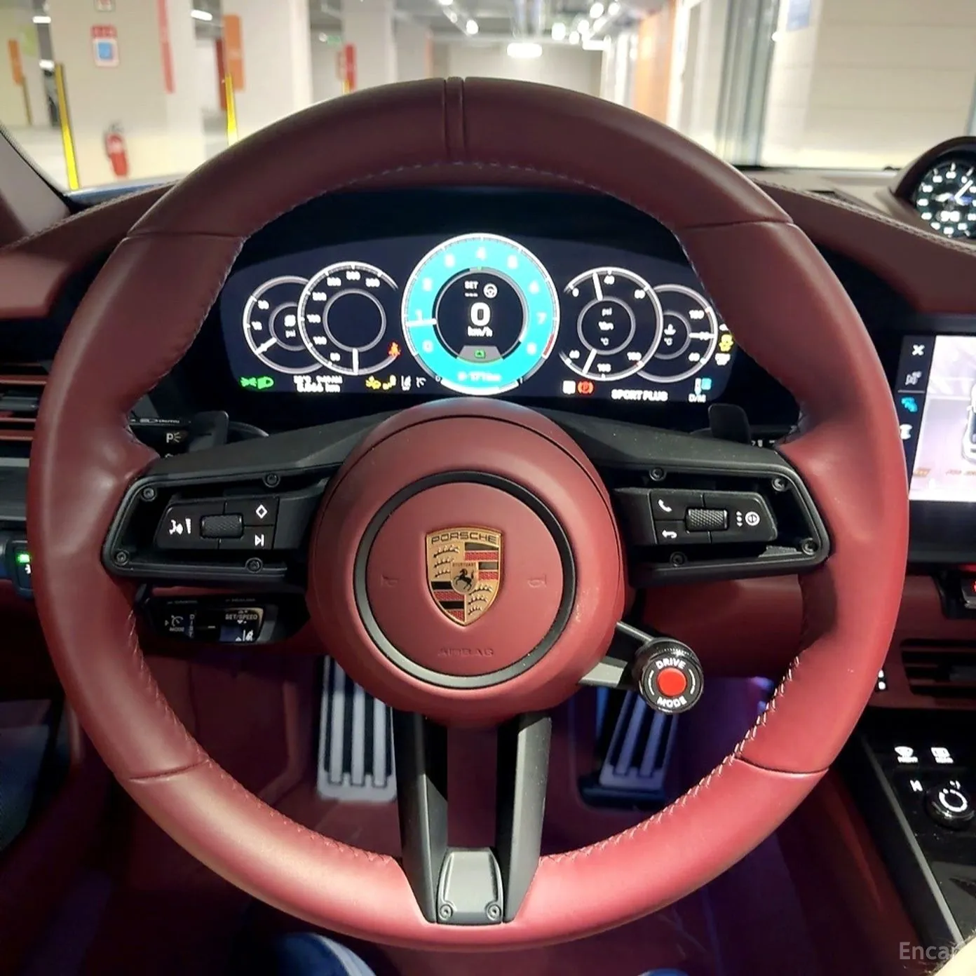 Porsche 911 (992) превью 9