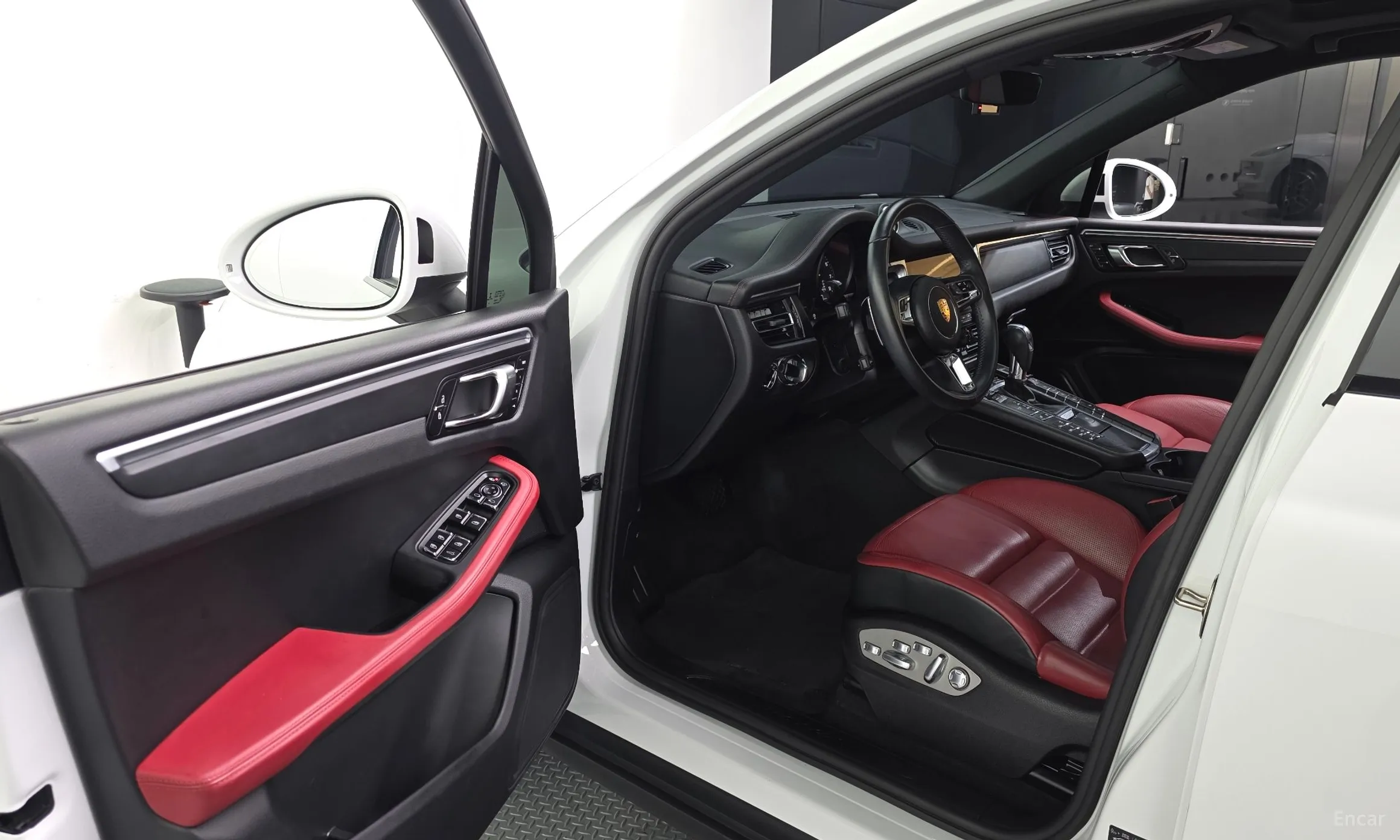 Porsche Macan превью 10