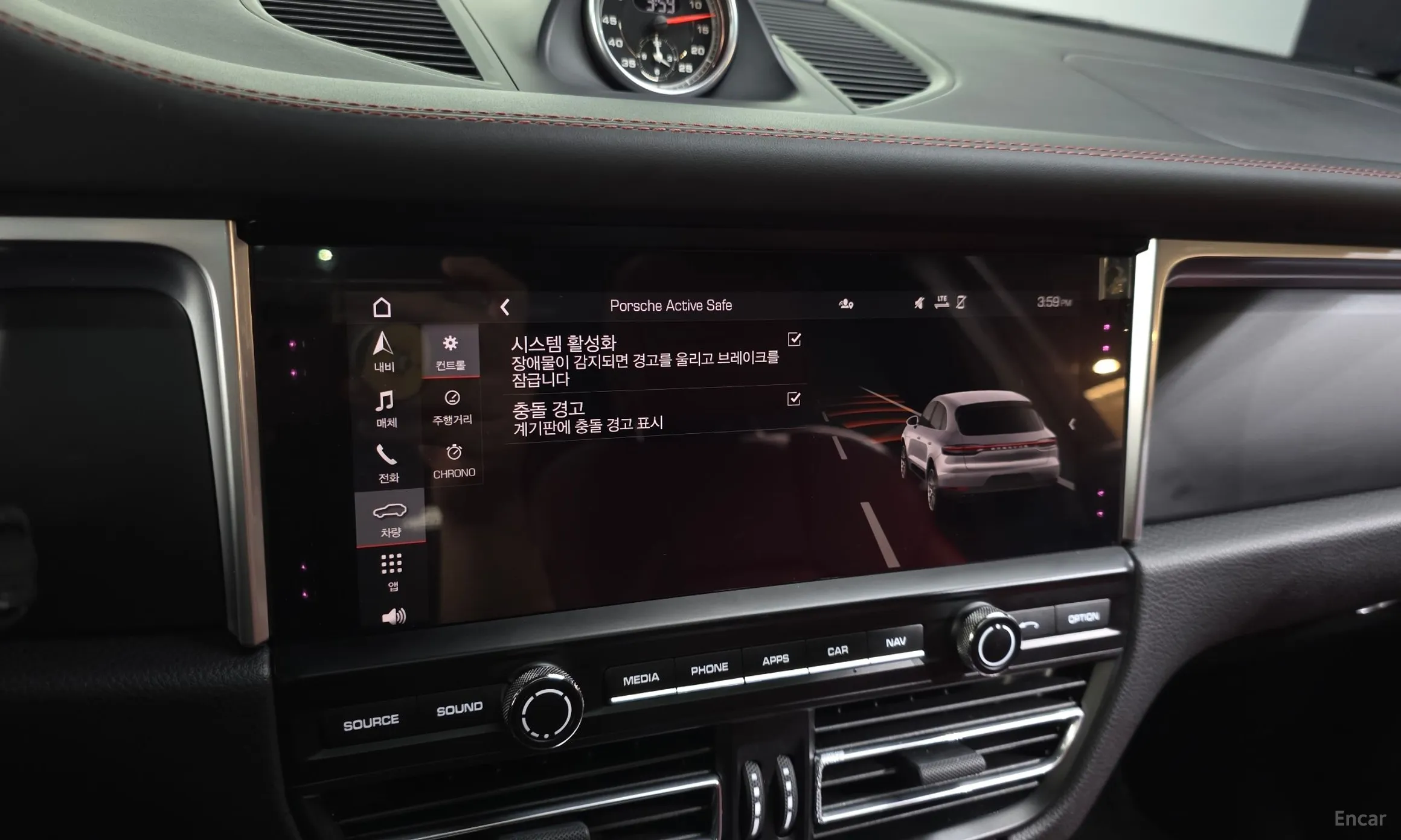 Porsche Macan превью 17