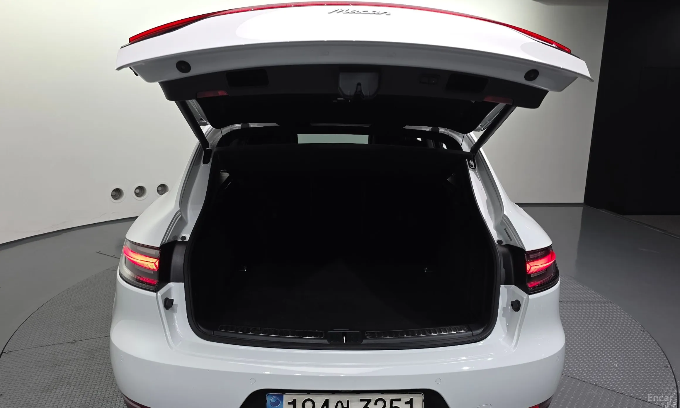 Porsche Macan превью 20