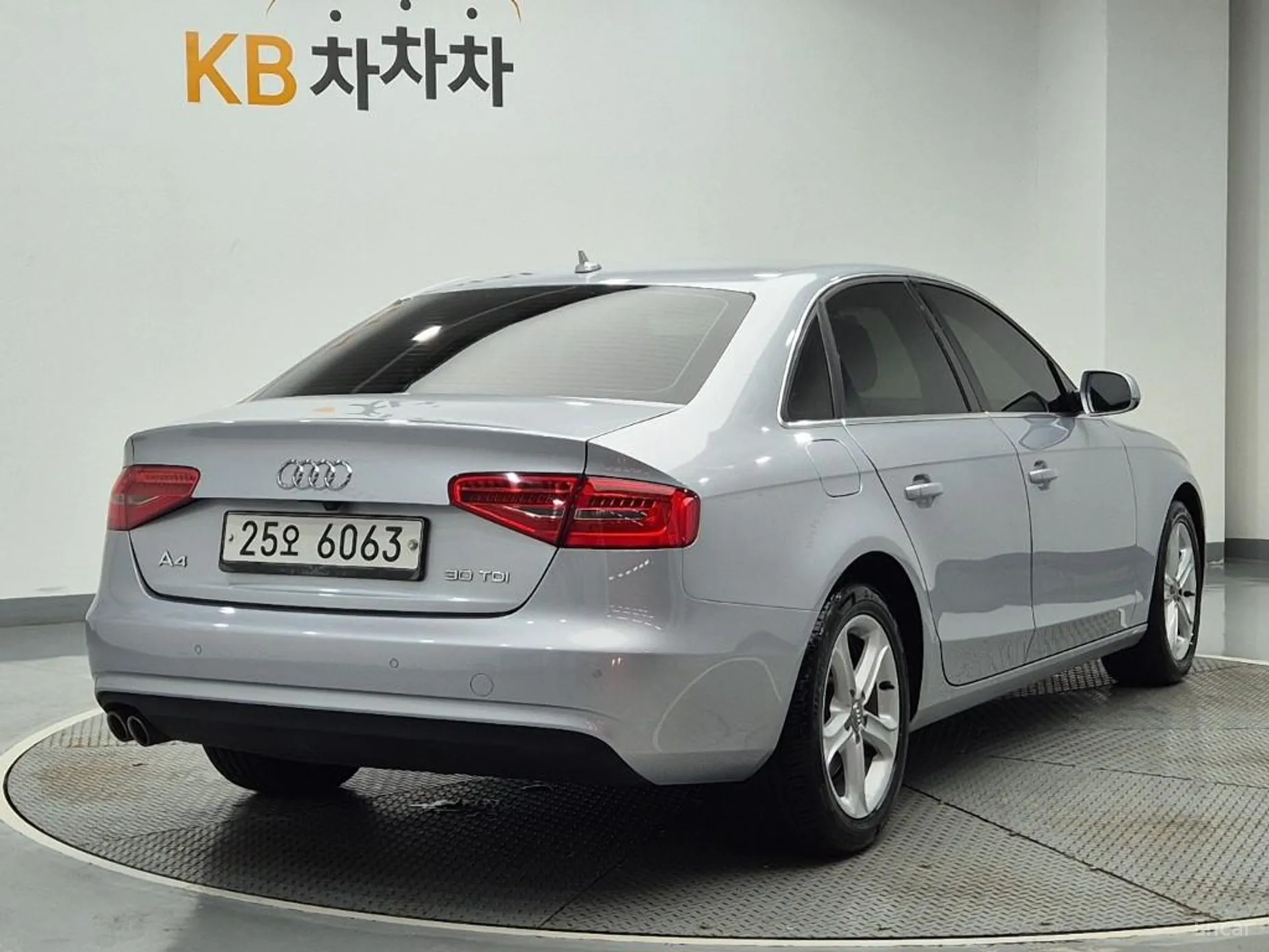 Audi New A4 превью 3