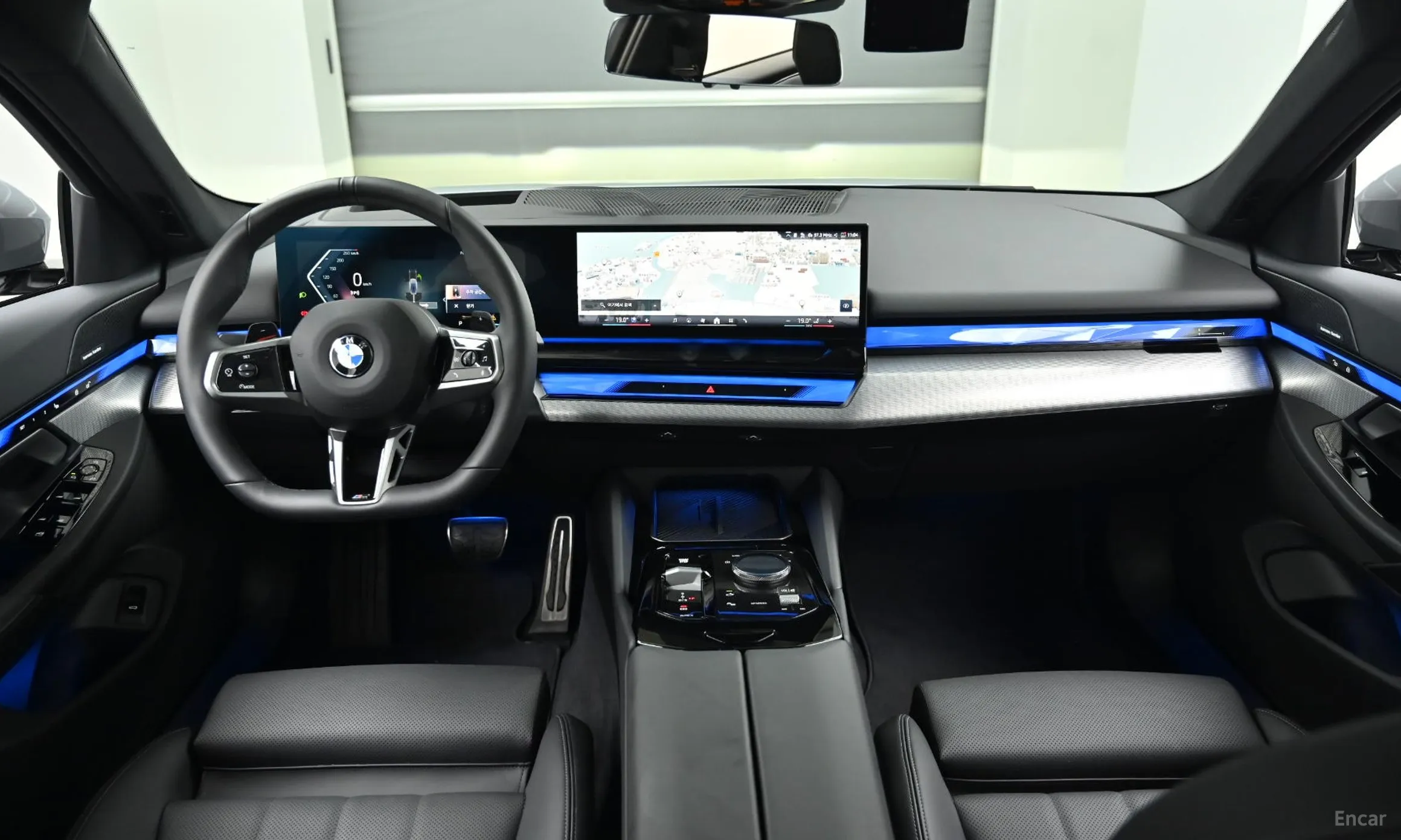 BMW 5 Series (G60) превью 6