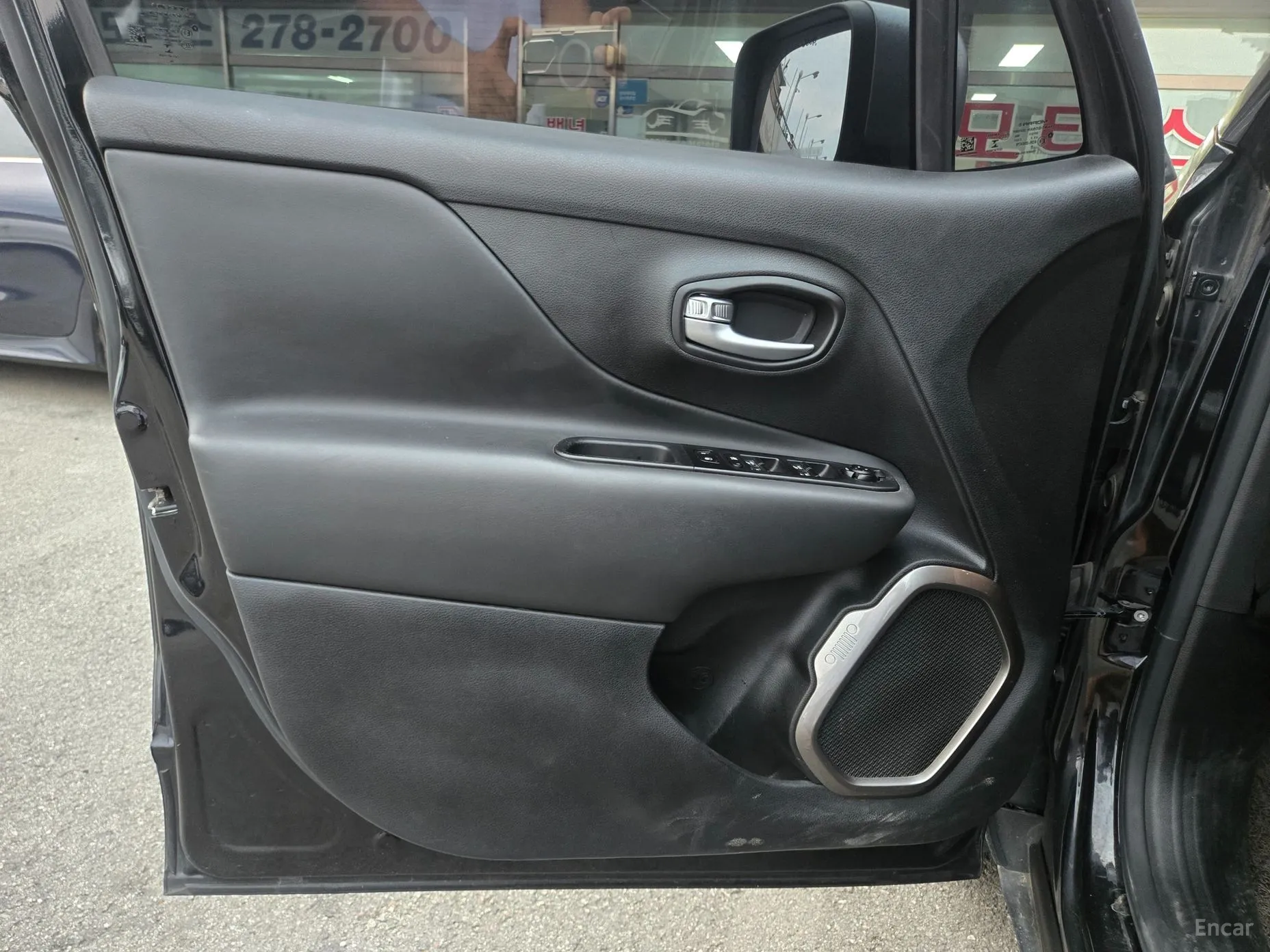 Jeep Renegade превью 10
