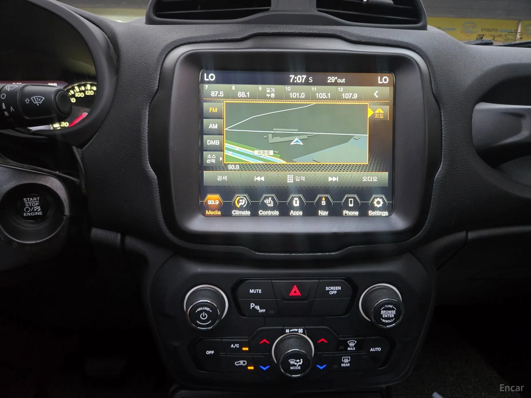 Jeep Renegade превью 13