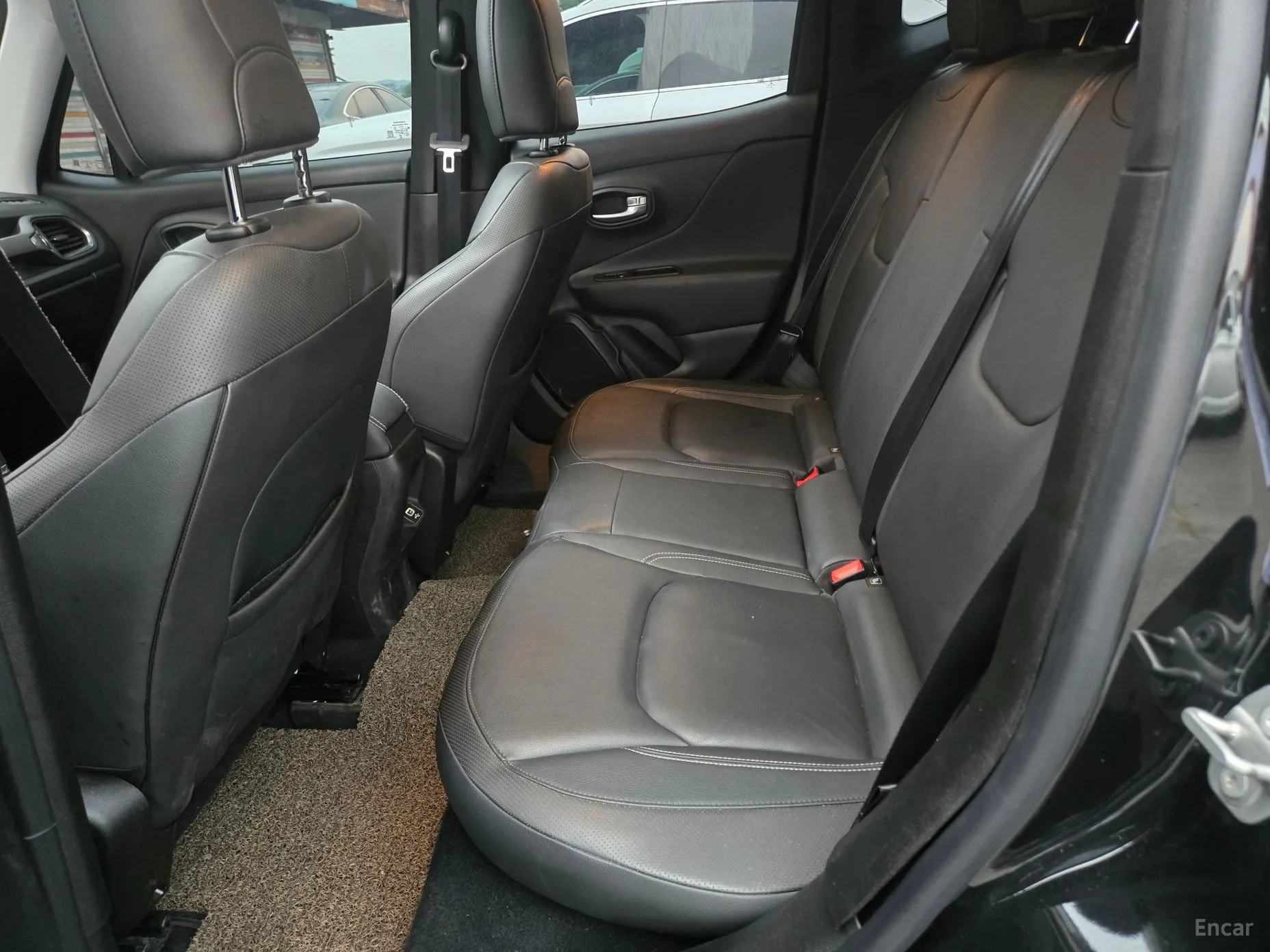 Jeep Renegade превью 17