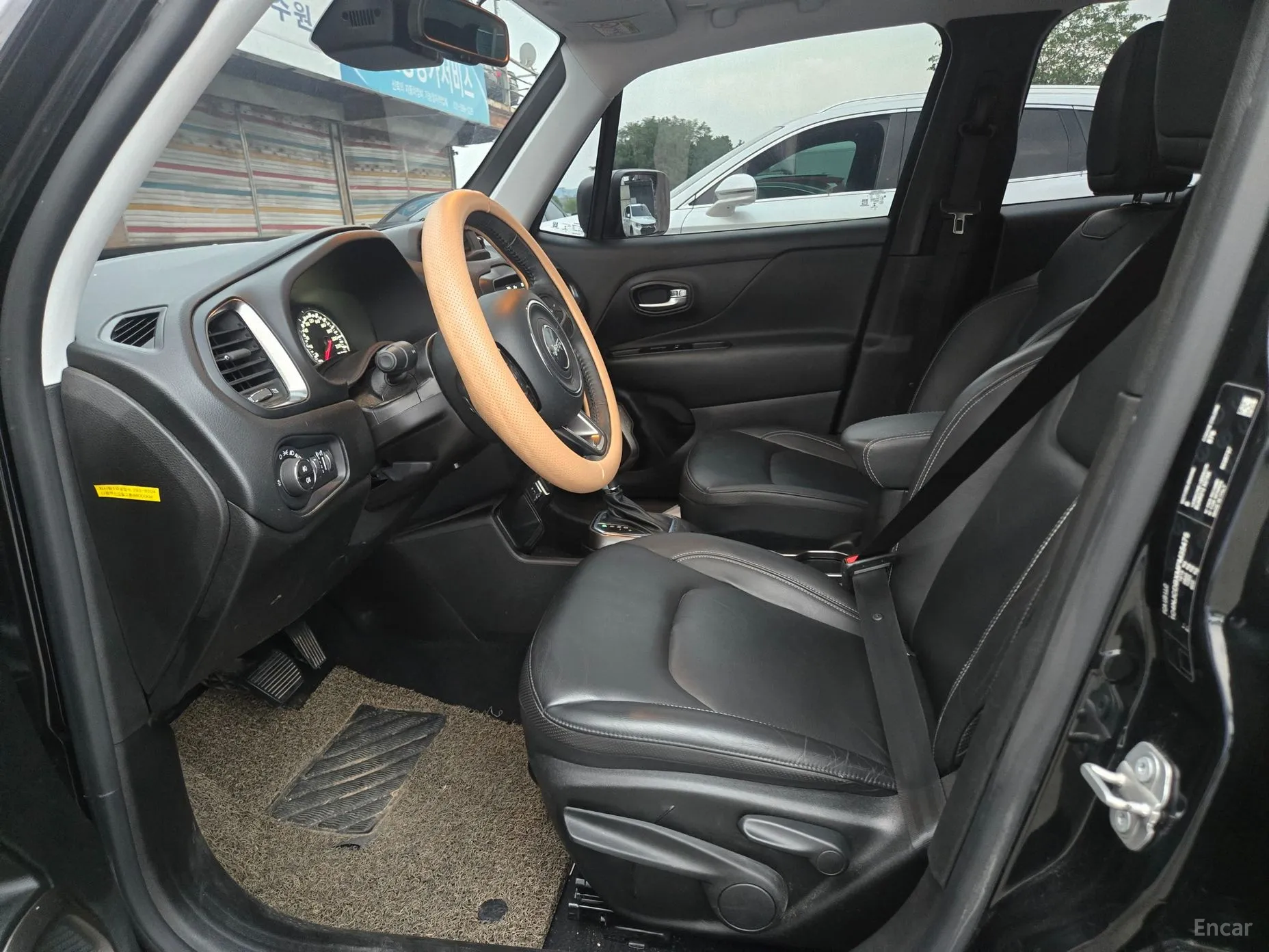 Jeep Renegade превью 8