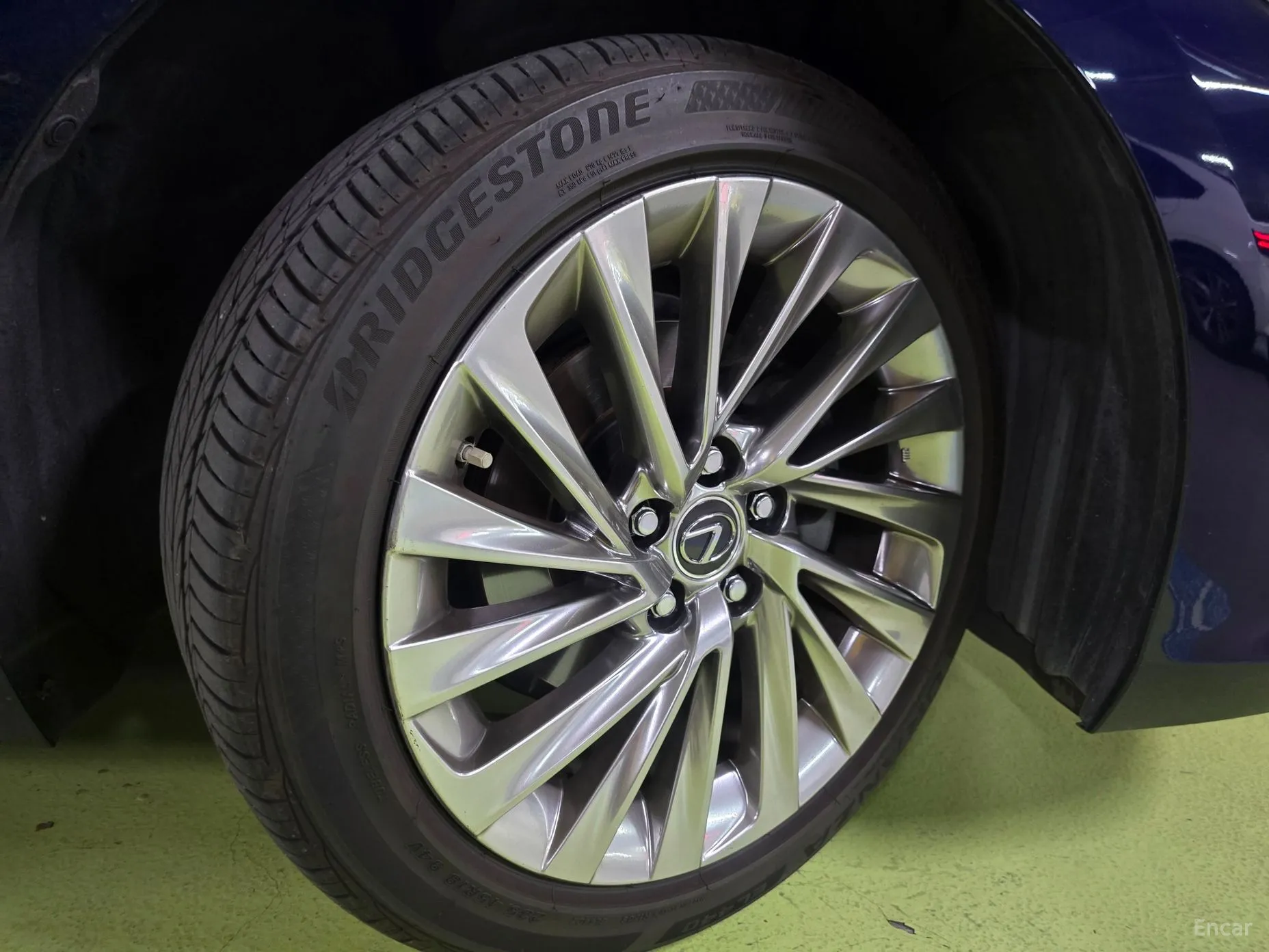 Lexus ES300h 7th Generation превью 20