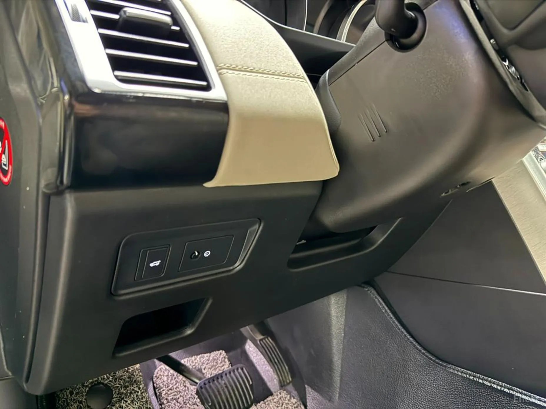 Land Rover Discovery 5 превью 12