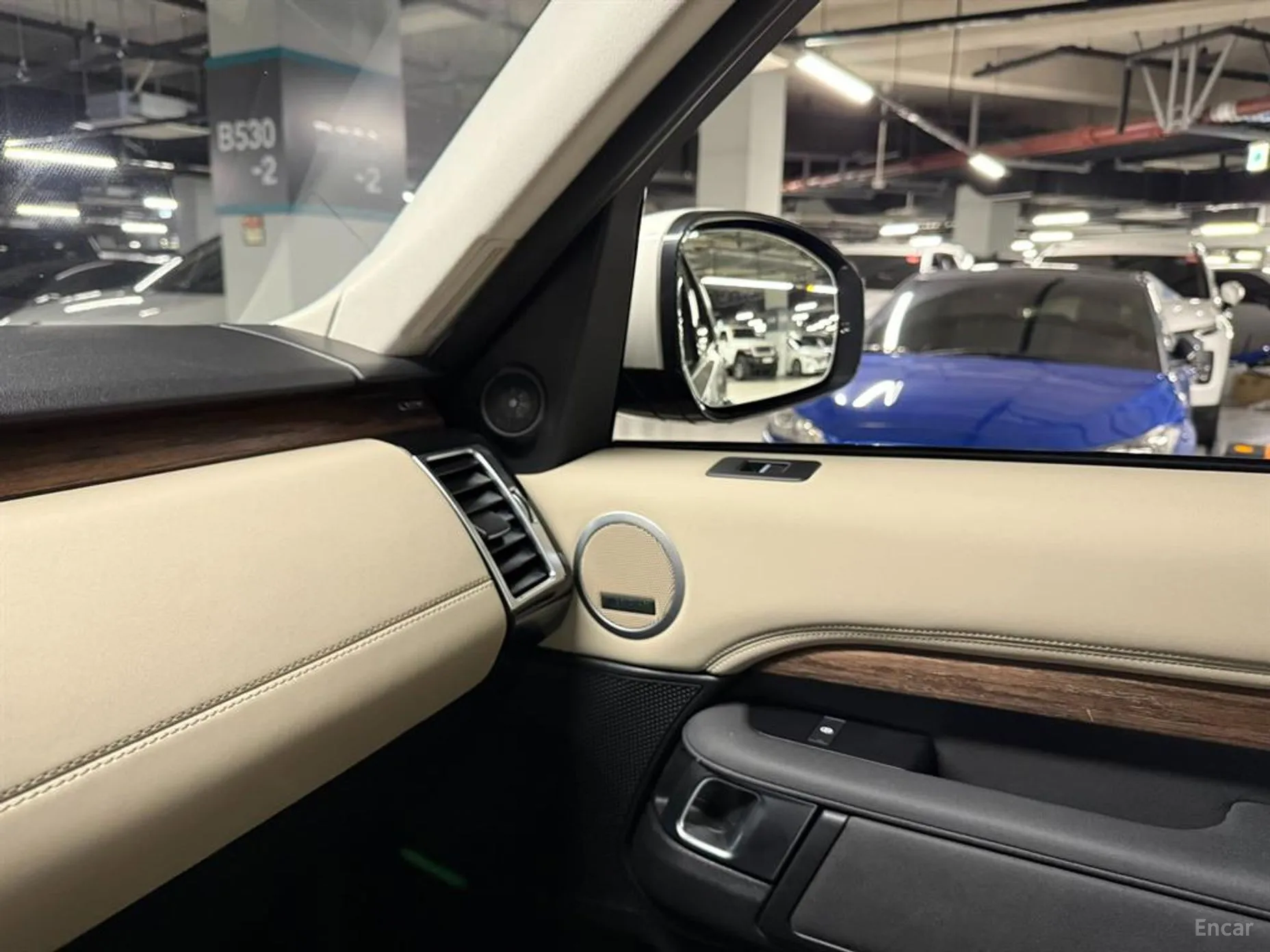 Land Rover Discovery 5 превью 16