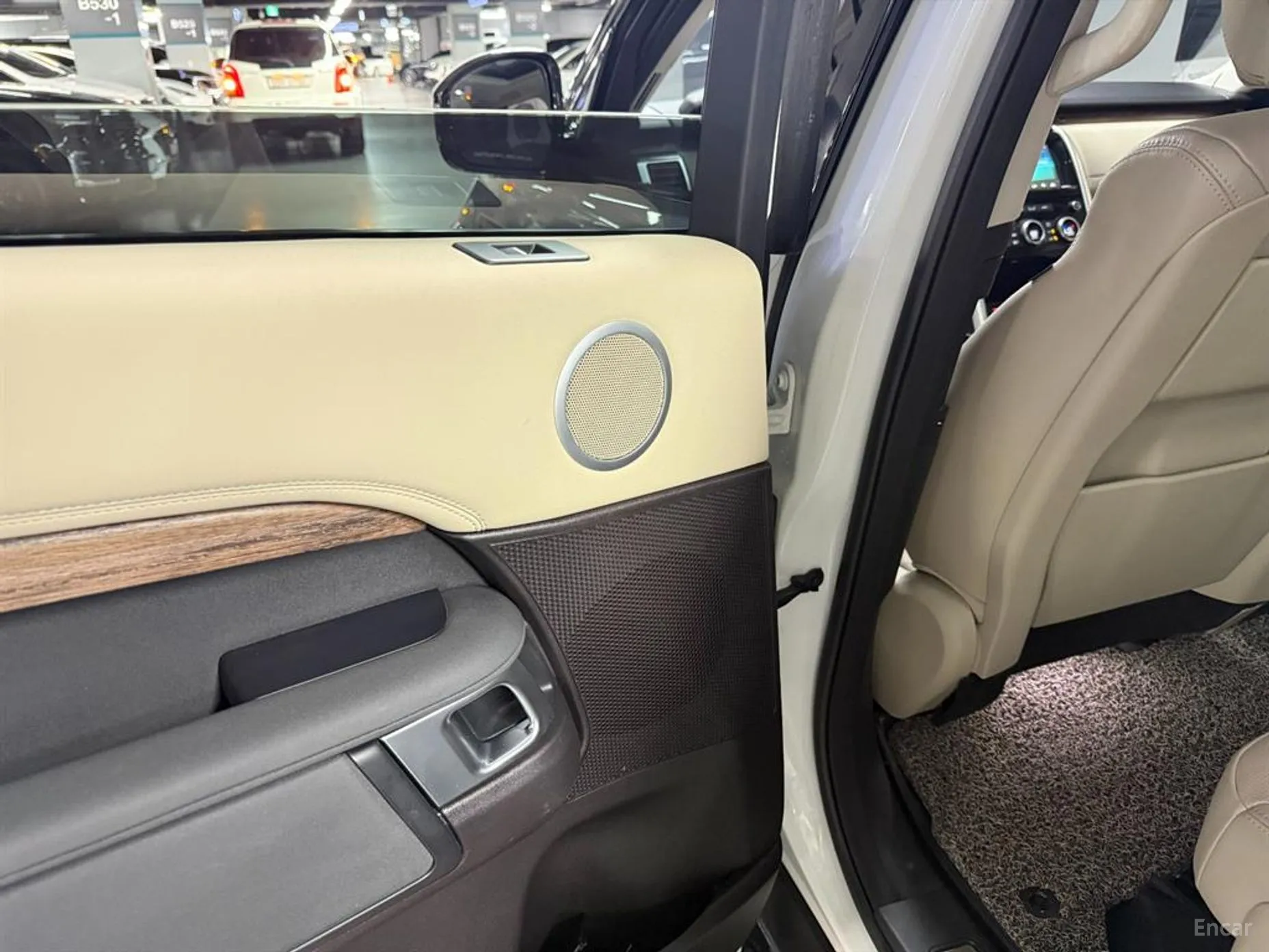 Land Rover Discovery 5 превью 18