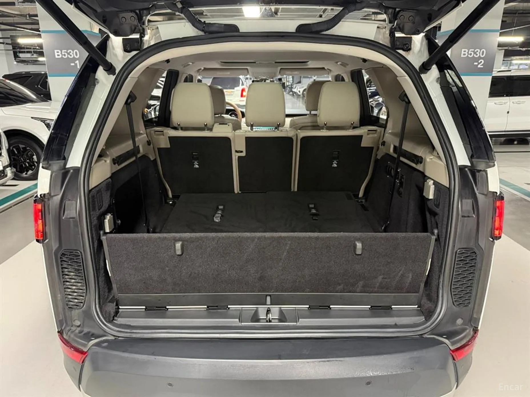 Land Rover Discovery 5 превью 19