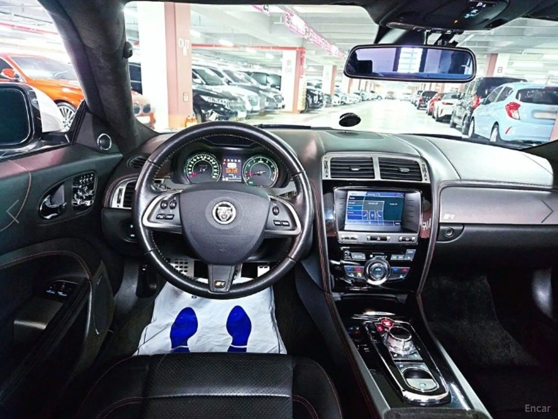 Jaguar XKR превью 9