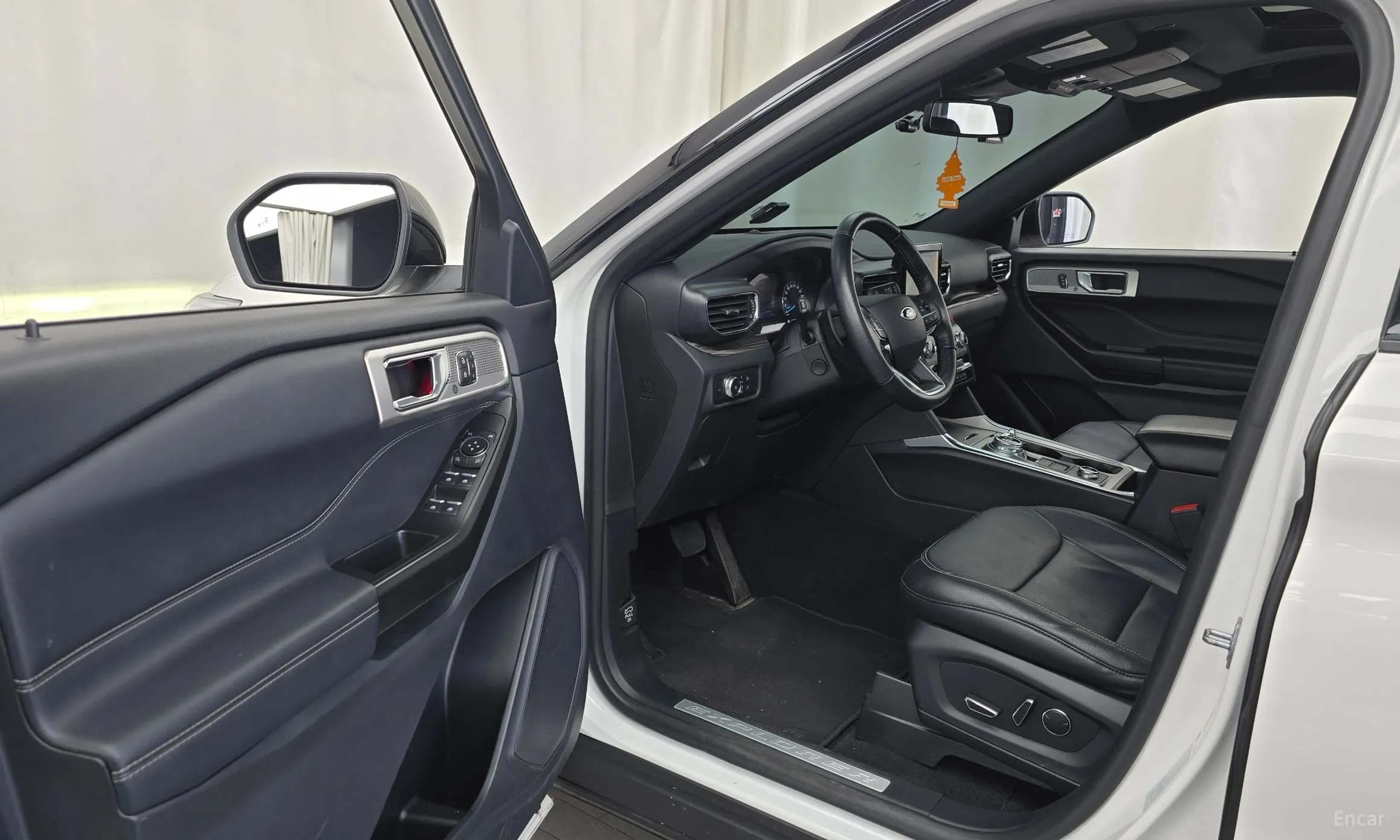 Ford Explorer 6th Generation превью 10