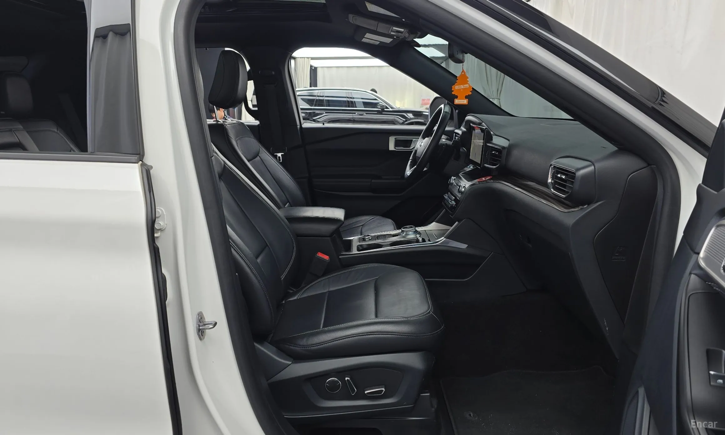 Ford Explorer 6th Generation превью 11