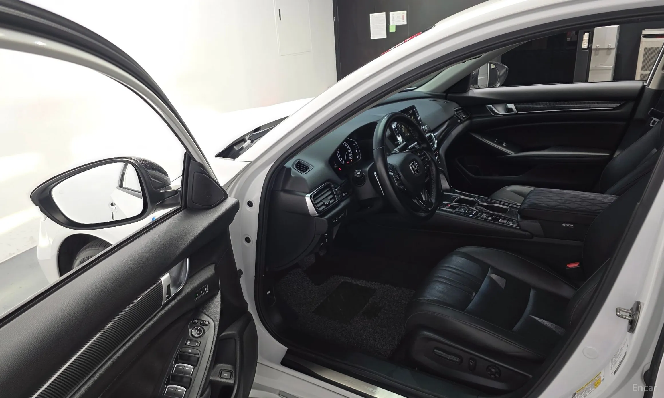 Honda Accord 10th Generation превью 10