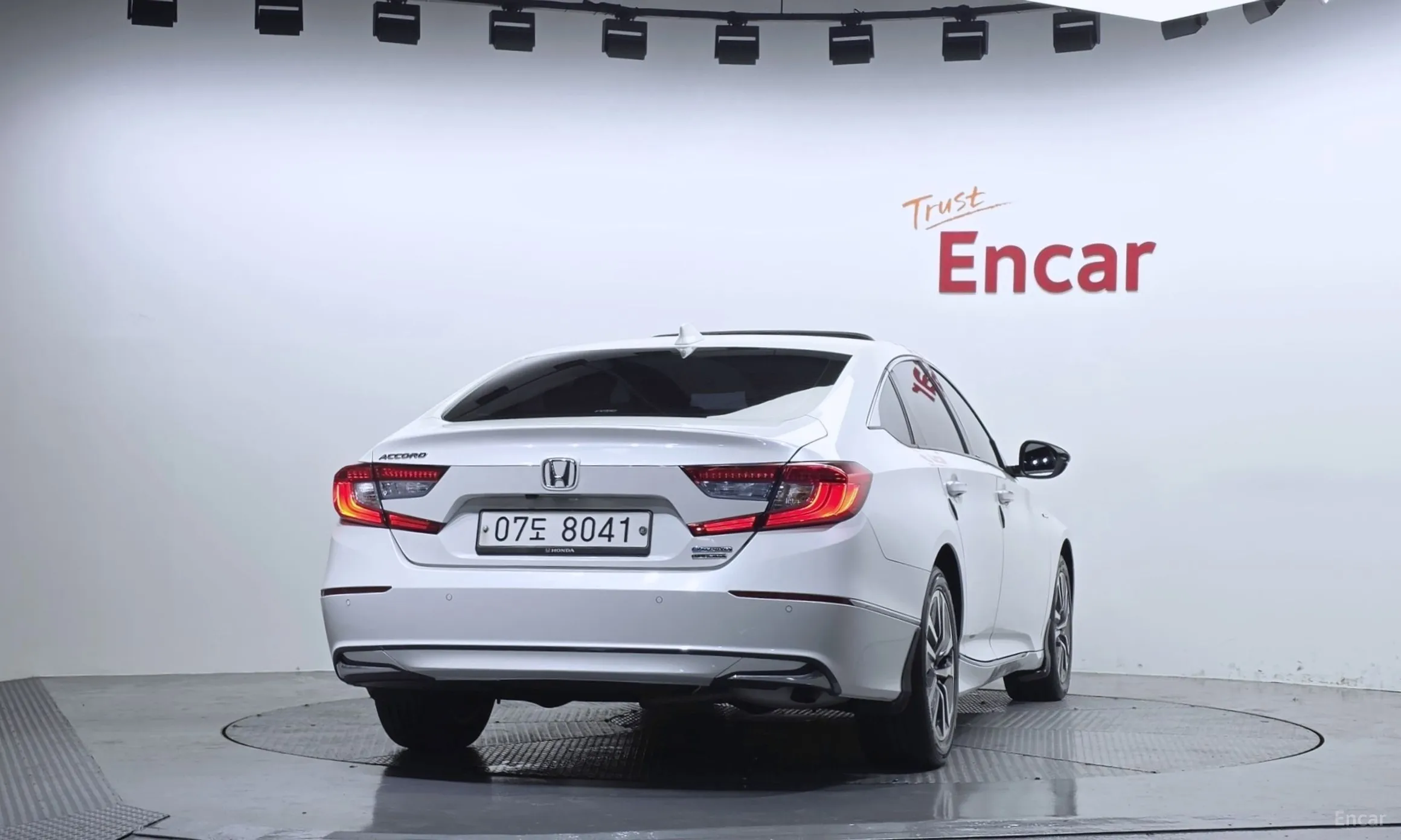 Honda Accord 10th Generation превью 4