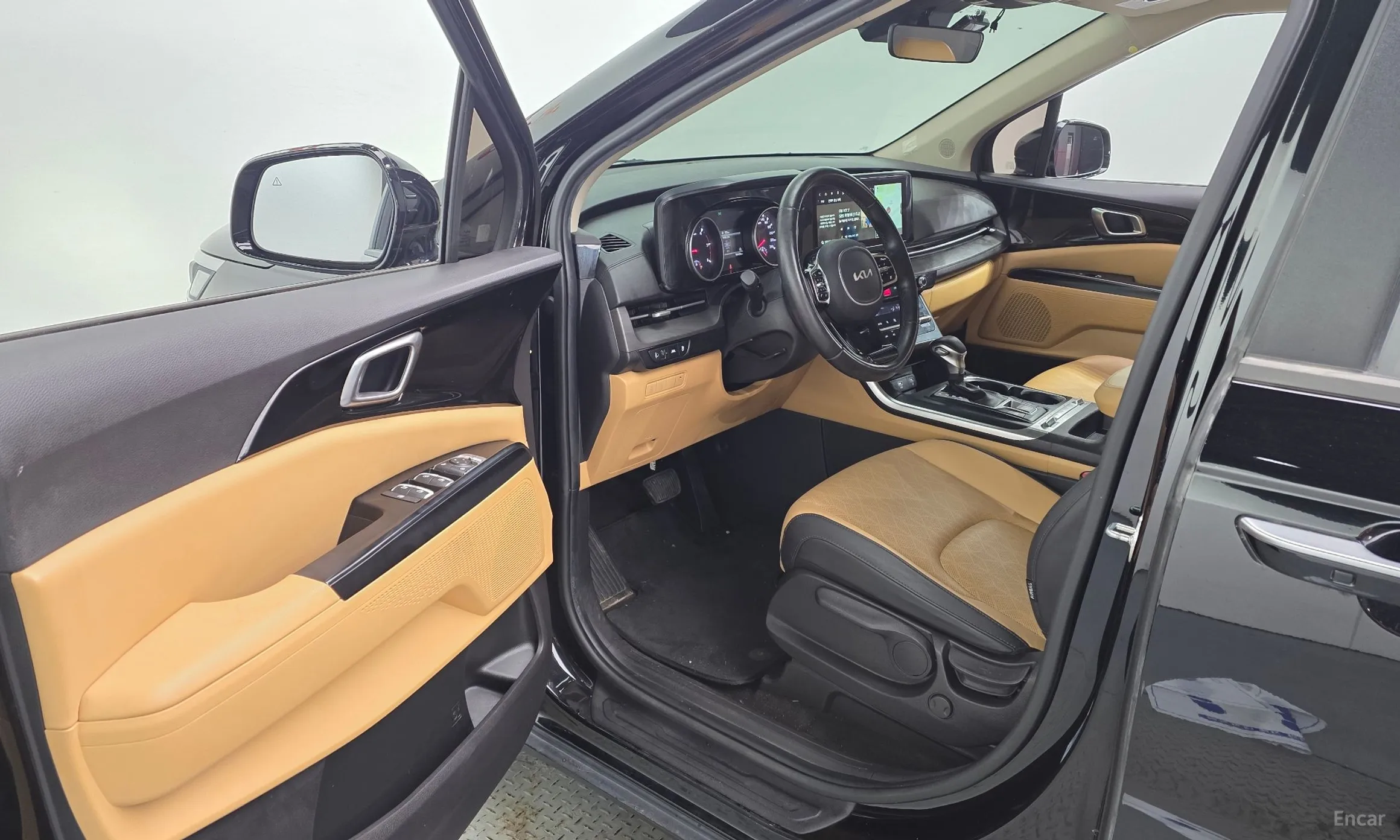 Kia Carnival Gen 4 превью 10