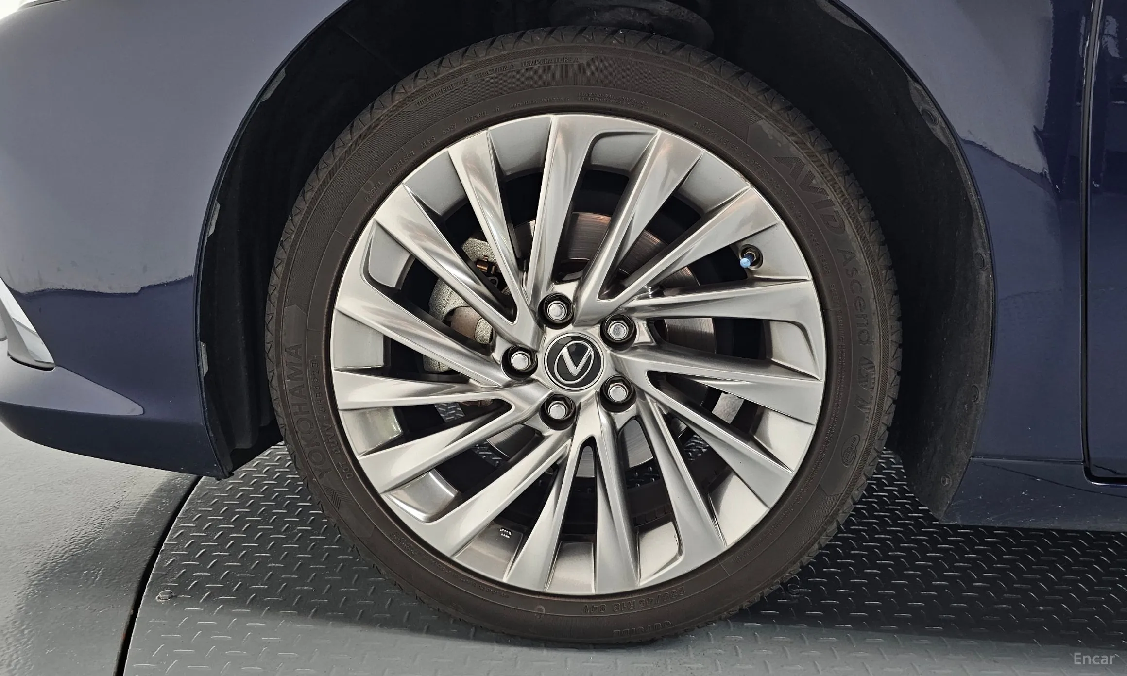 Lexus ES300h 7th Generation превью 5