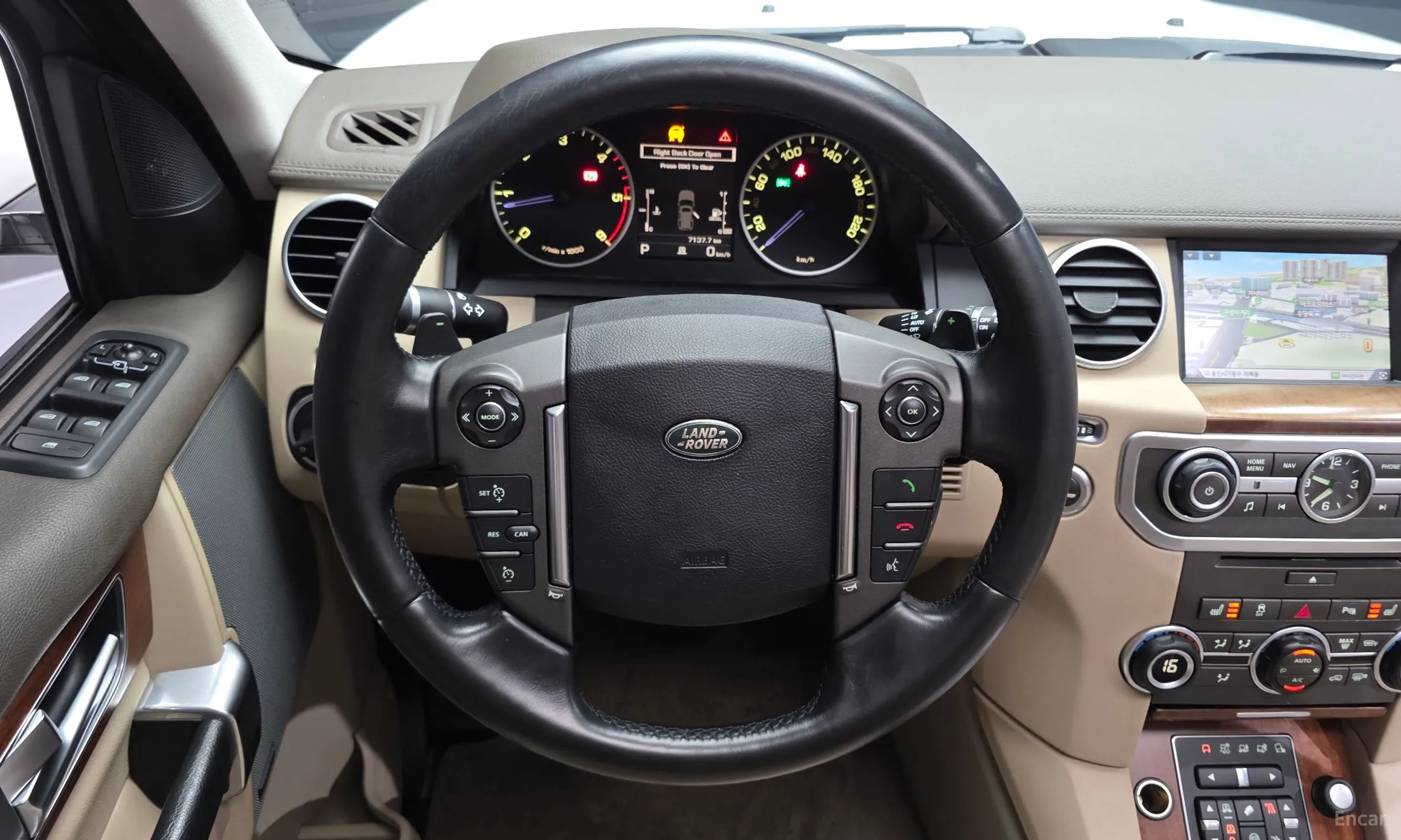 Land Rover Discovery 4 превью 13