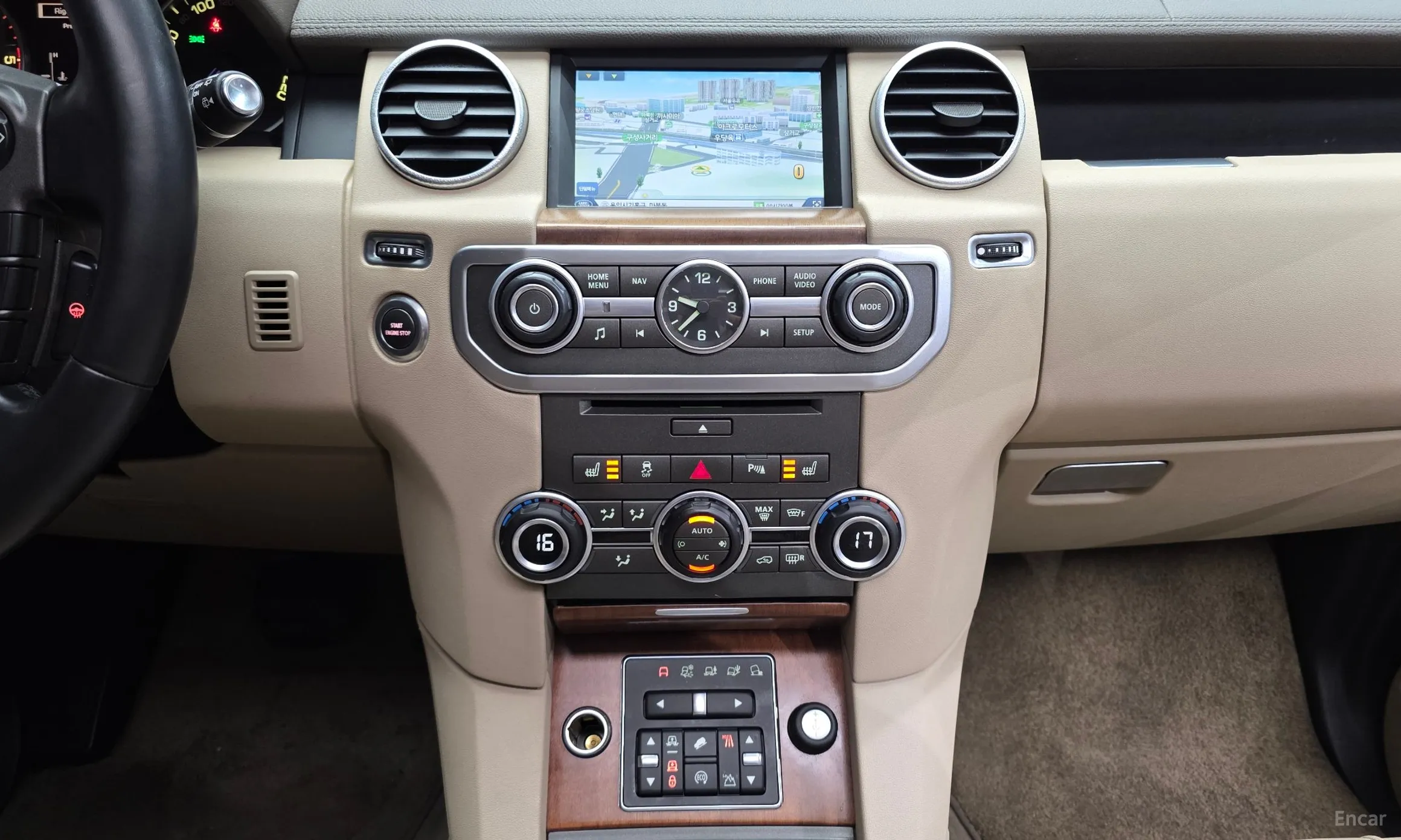 Land Rover Discovery 4 превью 15
